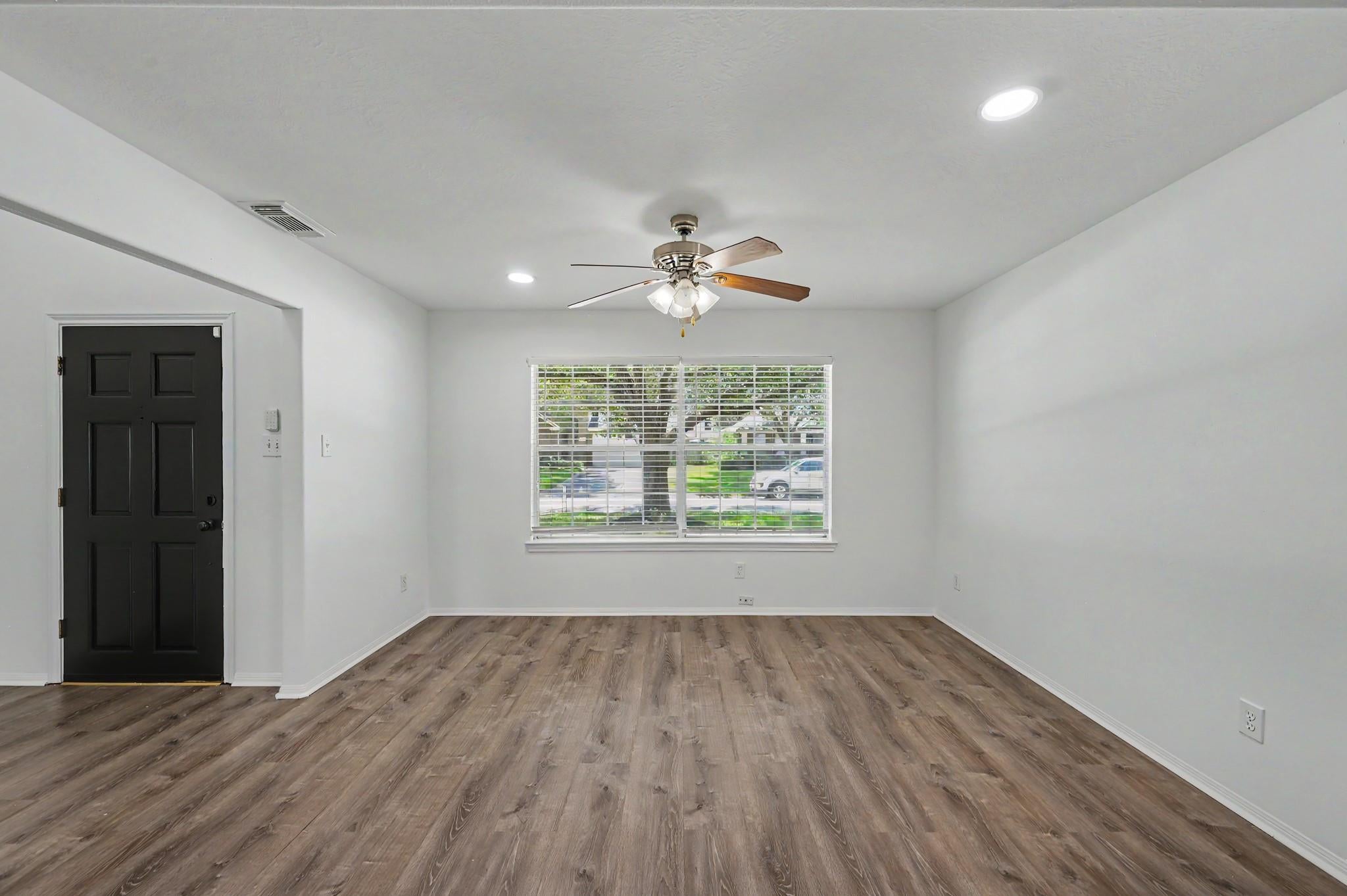 11910 Lois Ln, Pinehurst, TX 77362 photo