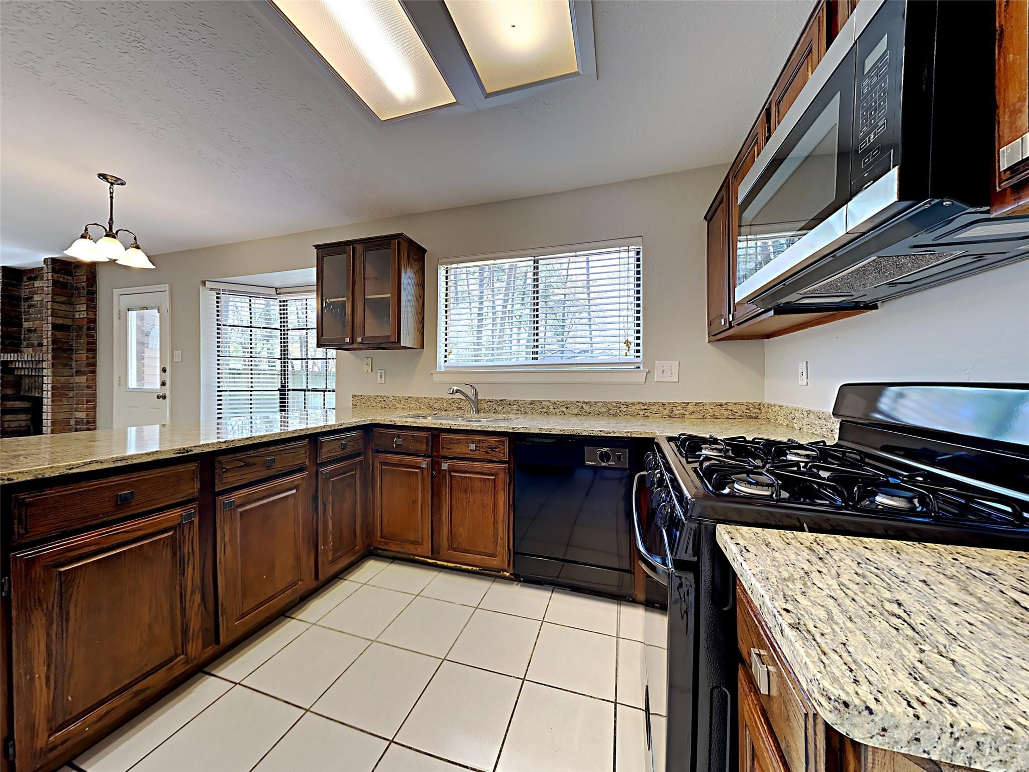 158 E Pathfinders Cir, The Woodlands, TX 77381 photo