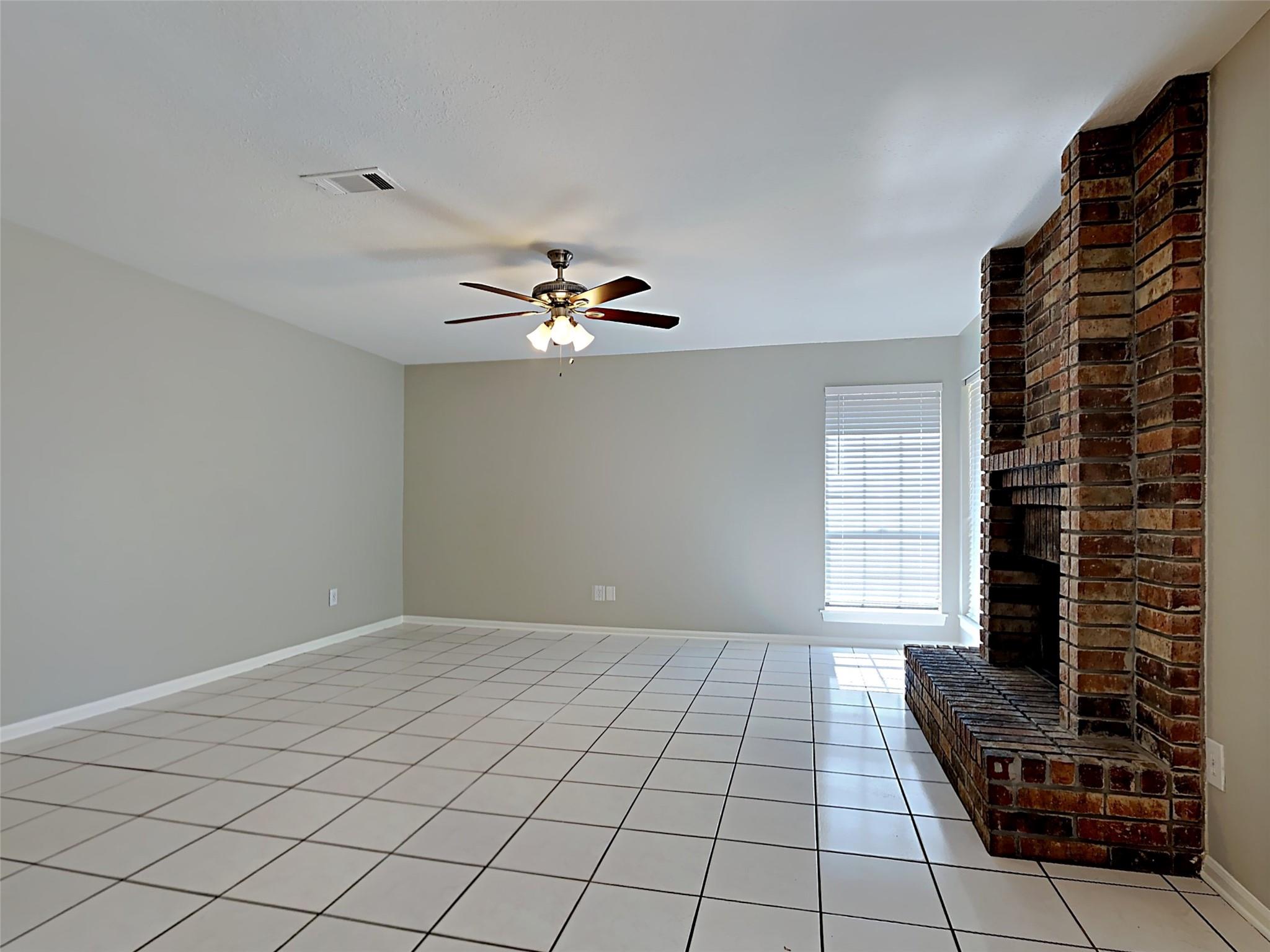 158 E Pathfinders Cir, The Woodlands, TX 77381 photo