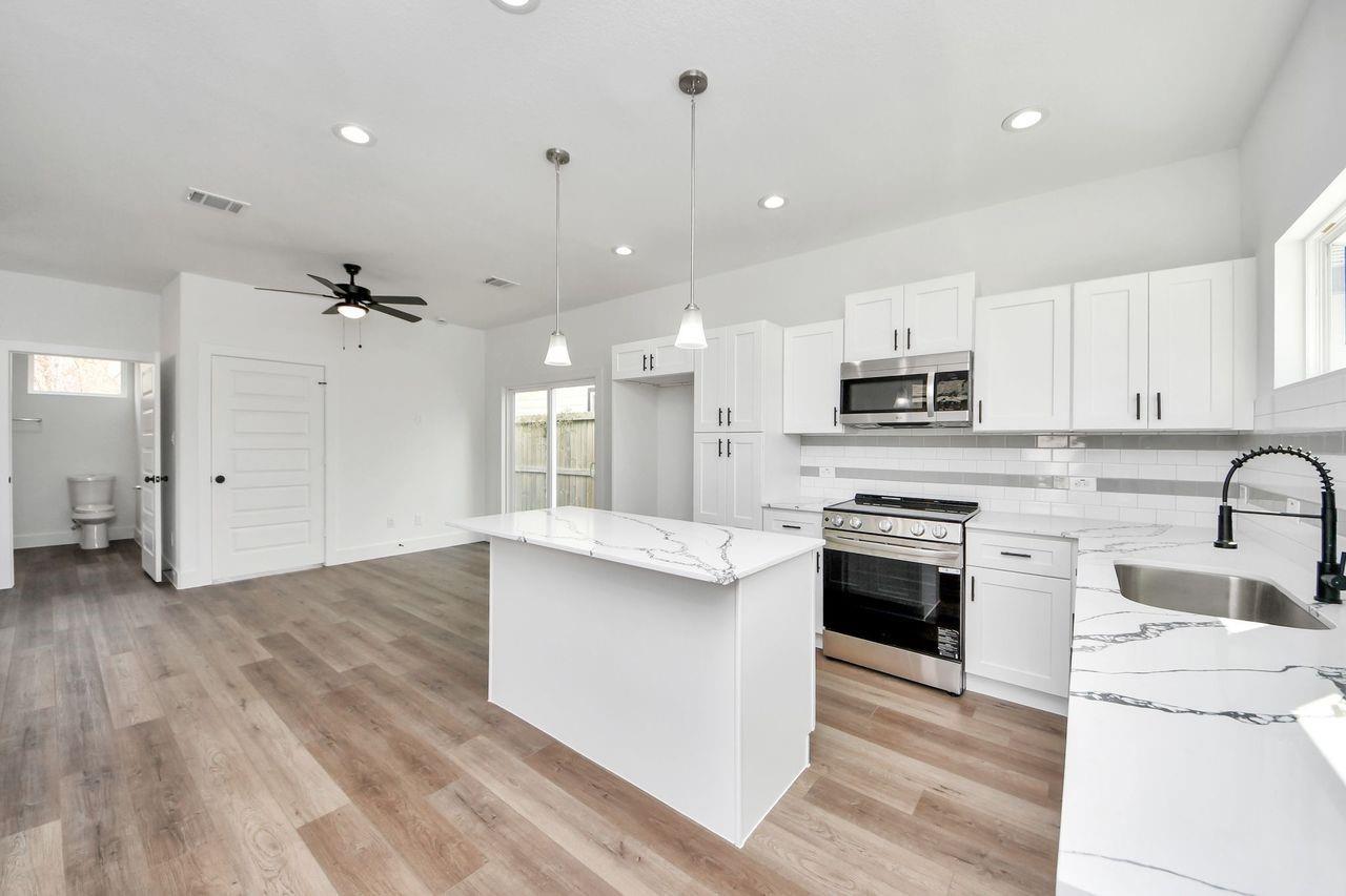 6616 Apollo St, Houston, TX 77091 photo