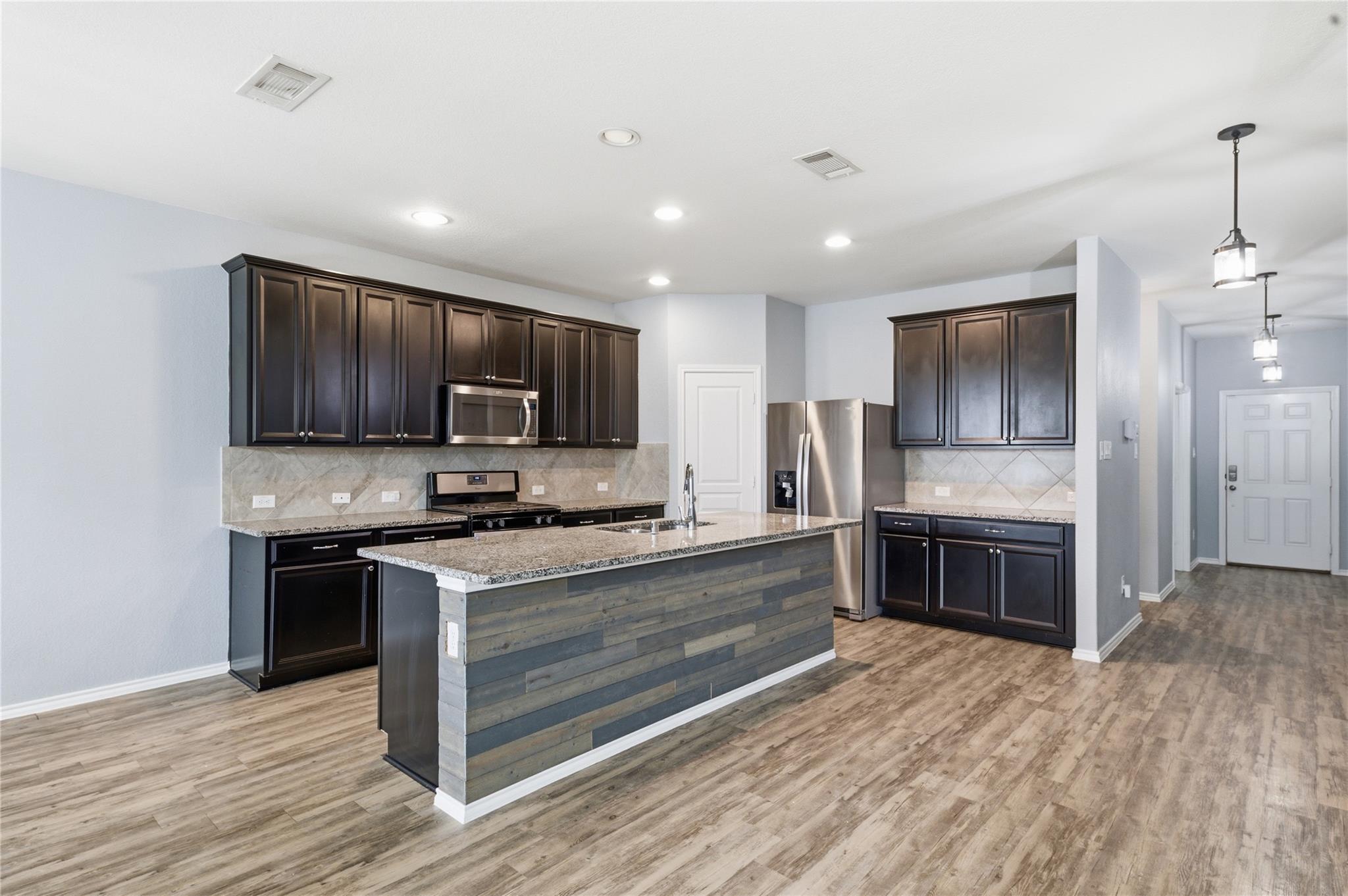 30253 Creekside Dr, Brookshire, TX 77423 photo