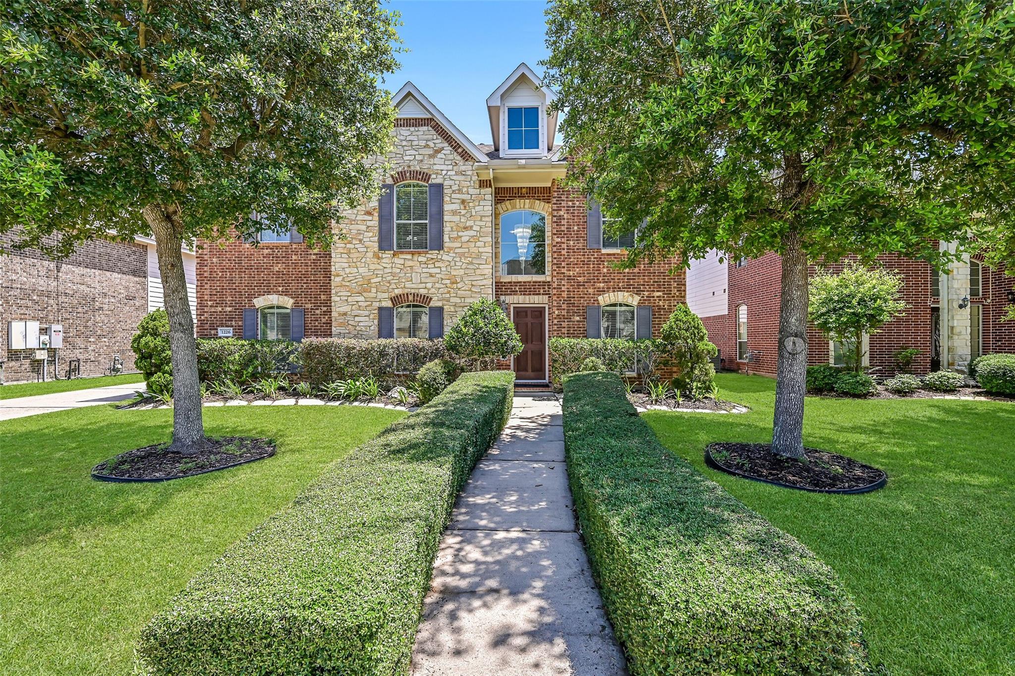 1226 Martinez Ct, Friendswood, TX 77546