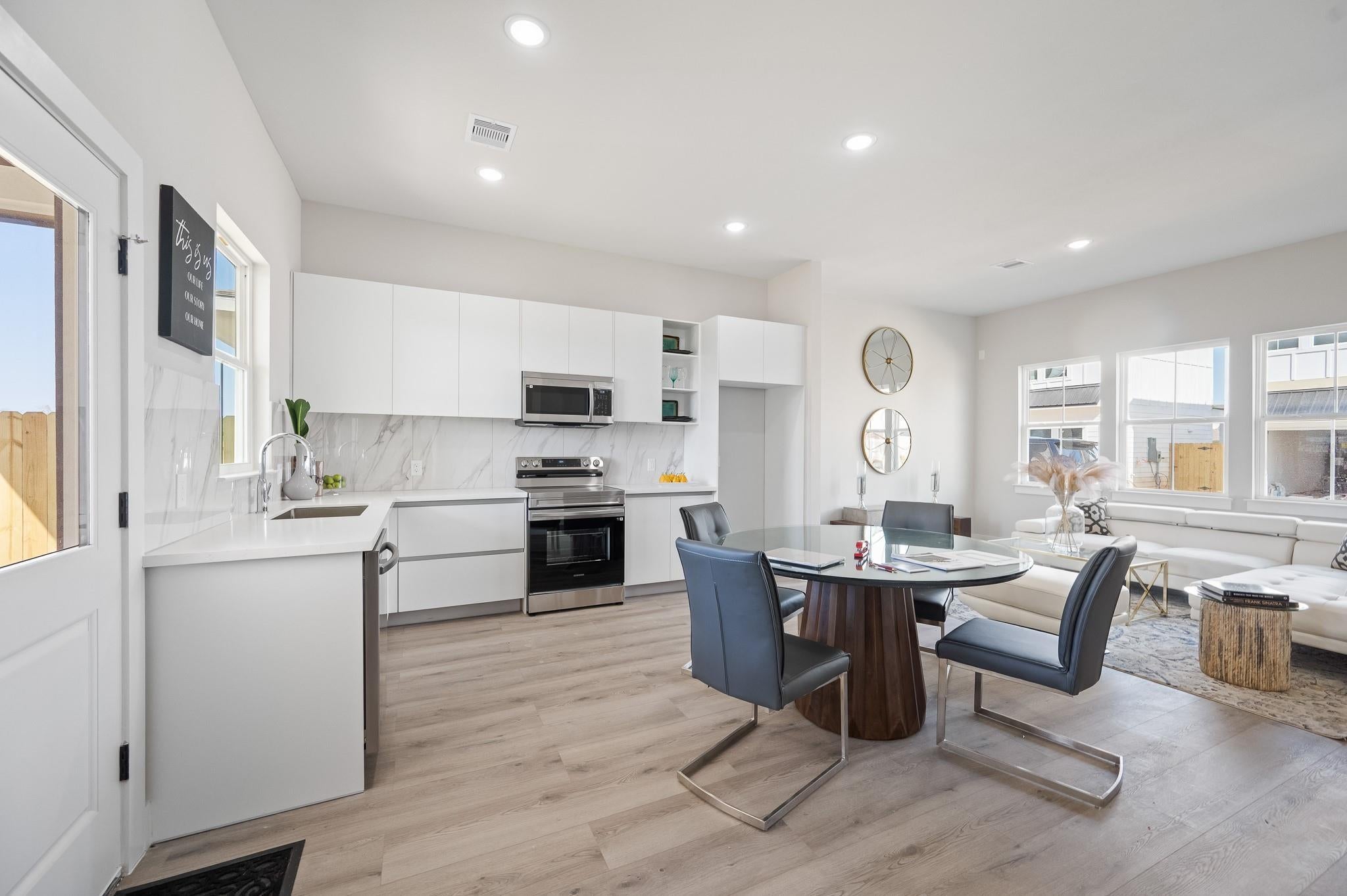 6702 Metro Blvd #7, Houston, TX 77083 photo