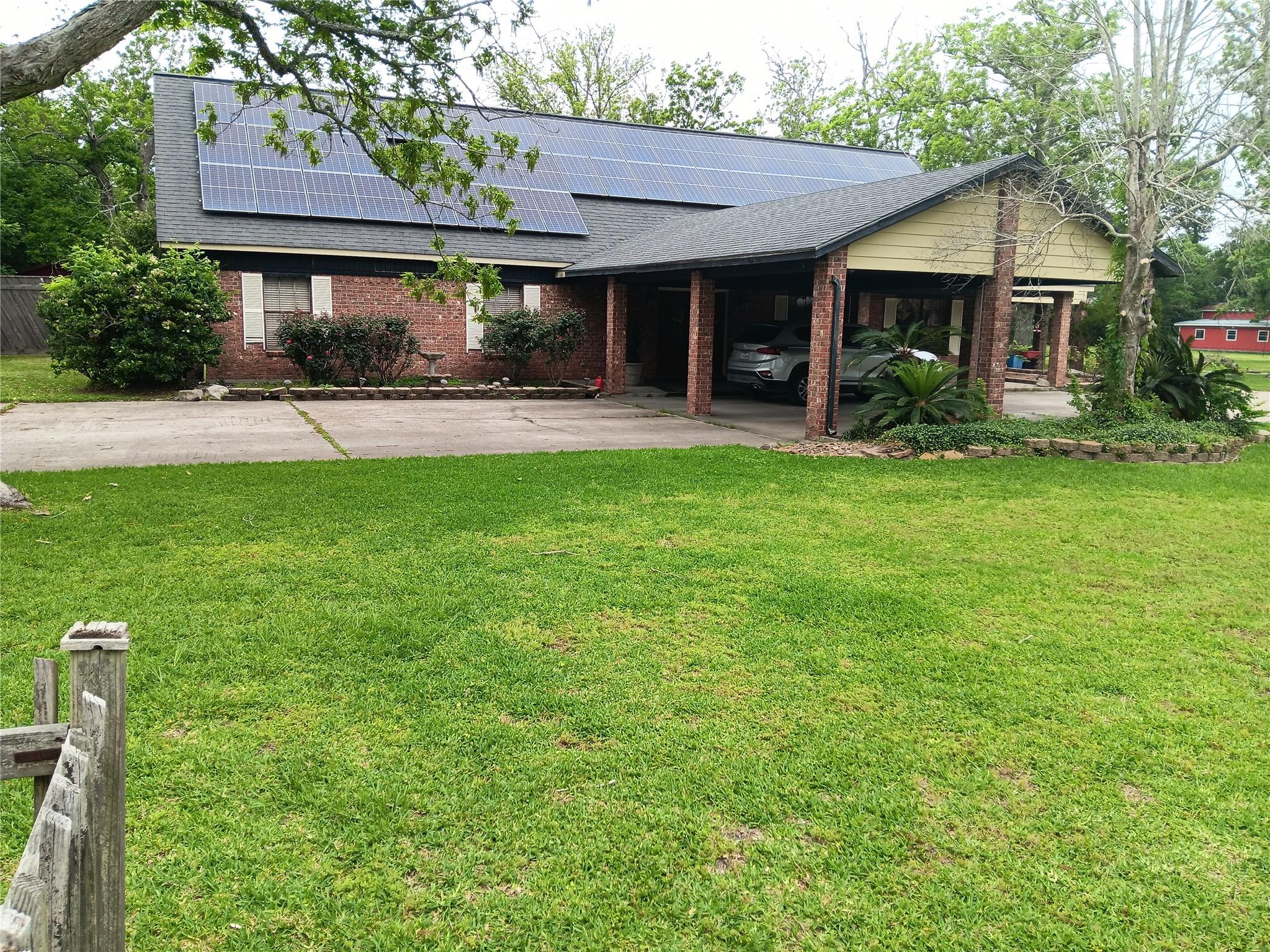7824 Pecan Forest Ln, Baytown, TX 77521