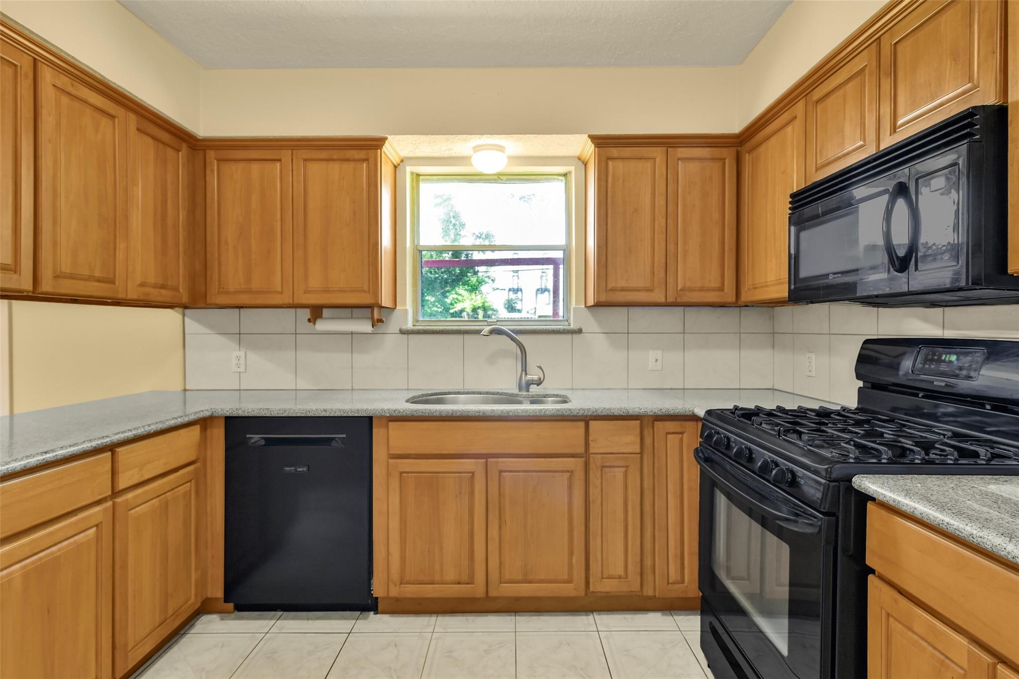523 Oakdale Ave, Shoreacres, TX 77571 photo