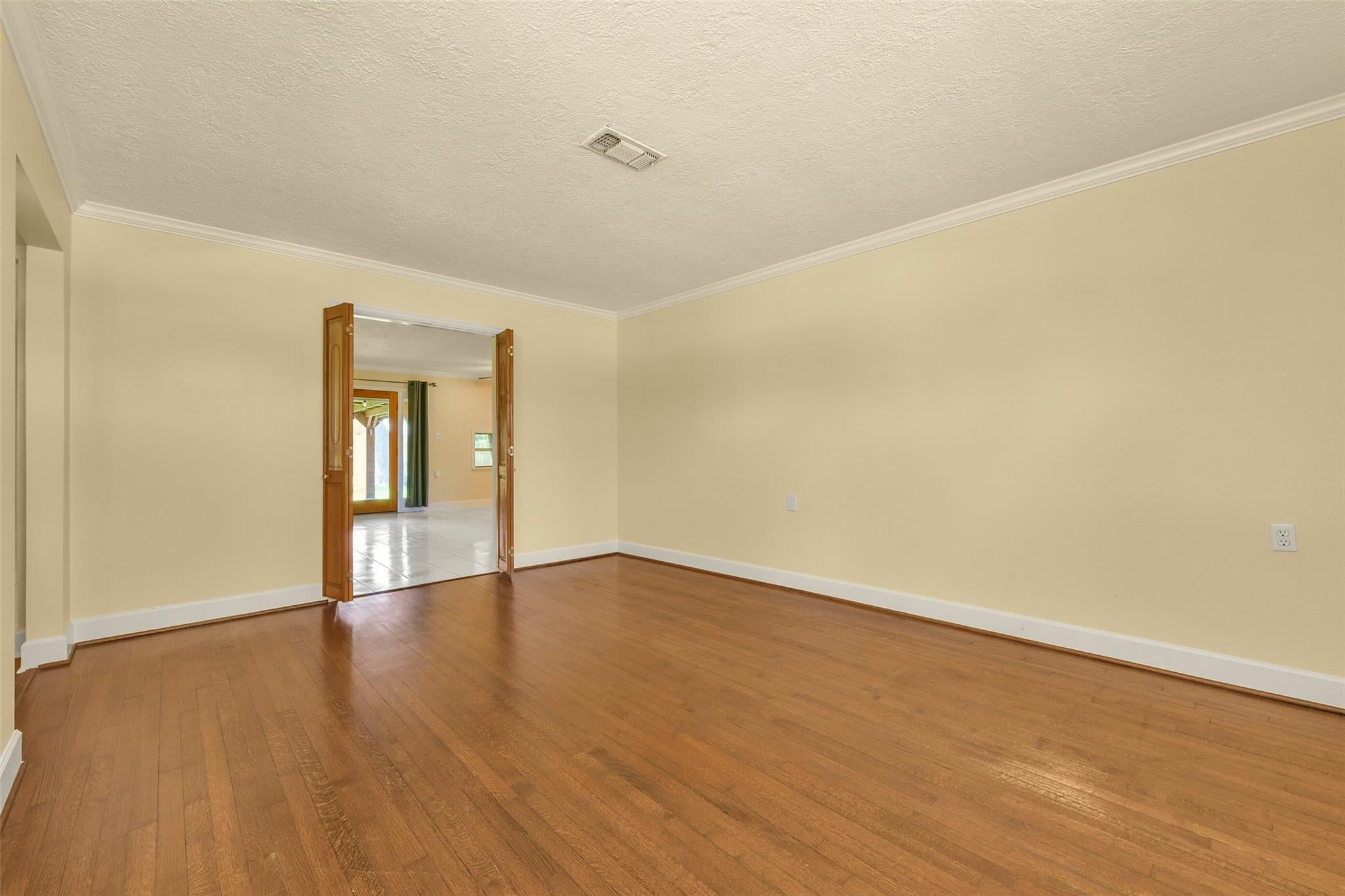 523 Oakdale Ave, Shoreacres, TX 77571 photo