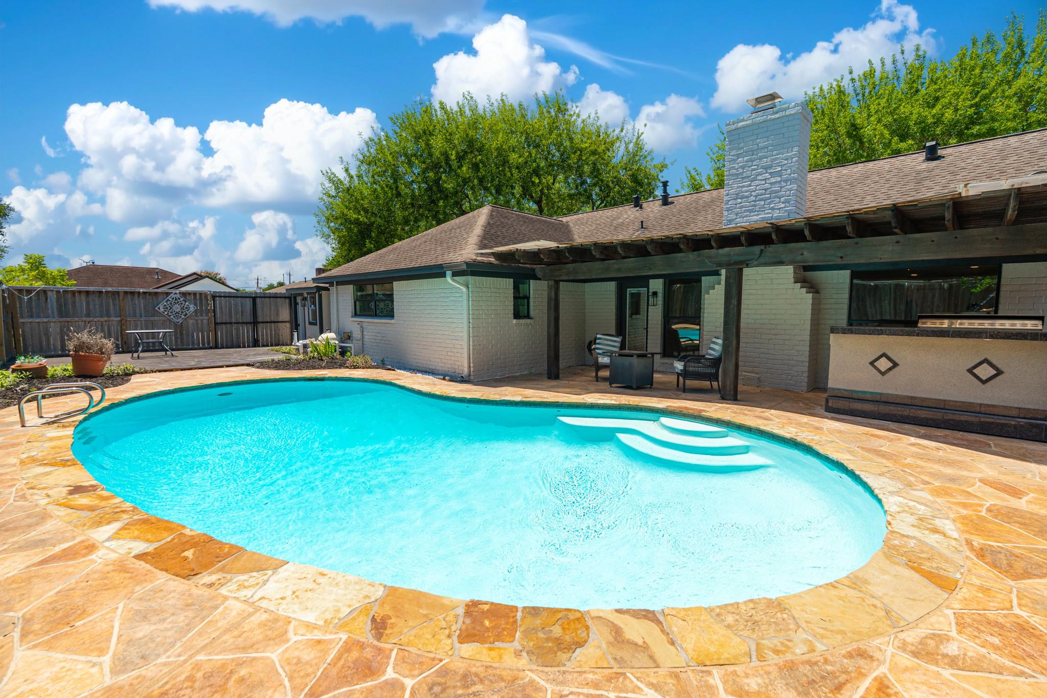 5302 Arbor Vitae Dr, Houston, TX 77092 photo