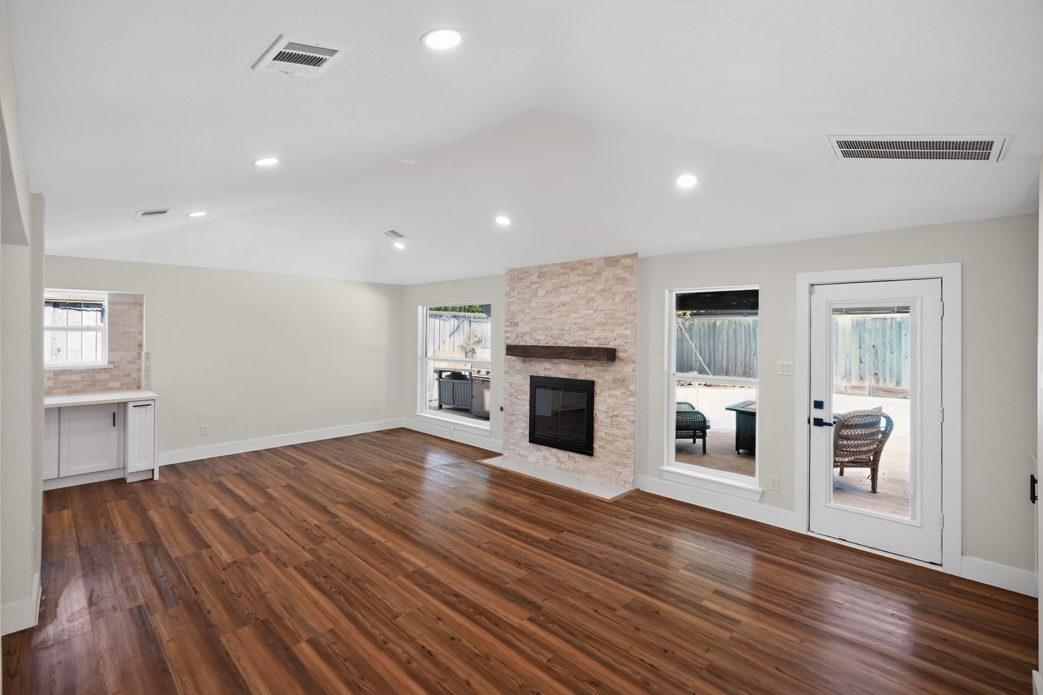 5302 Arbor Vitae Dr, Houston, TX 77092 photo