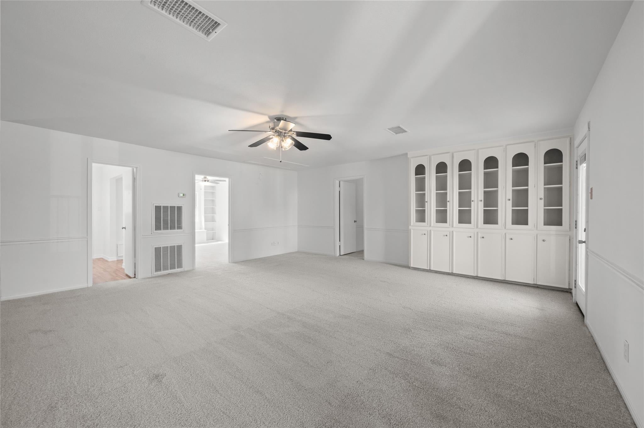 4702 Bayou Vista Dr, Houston, TX 77091 photo