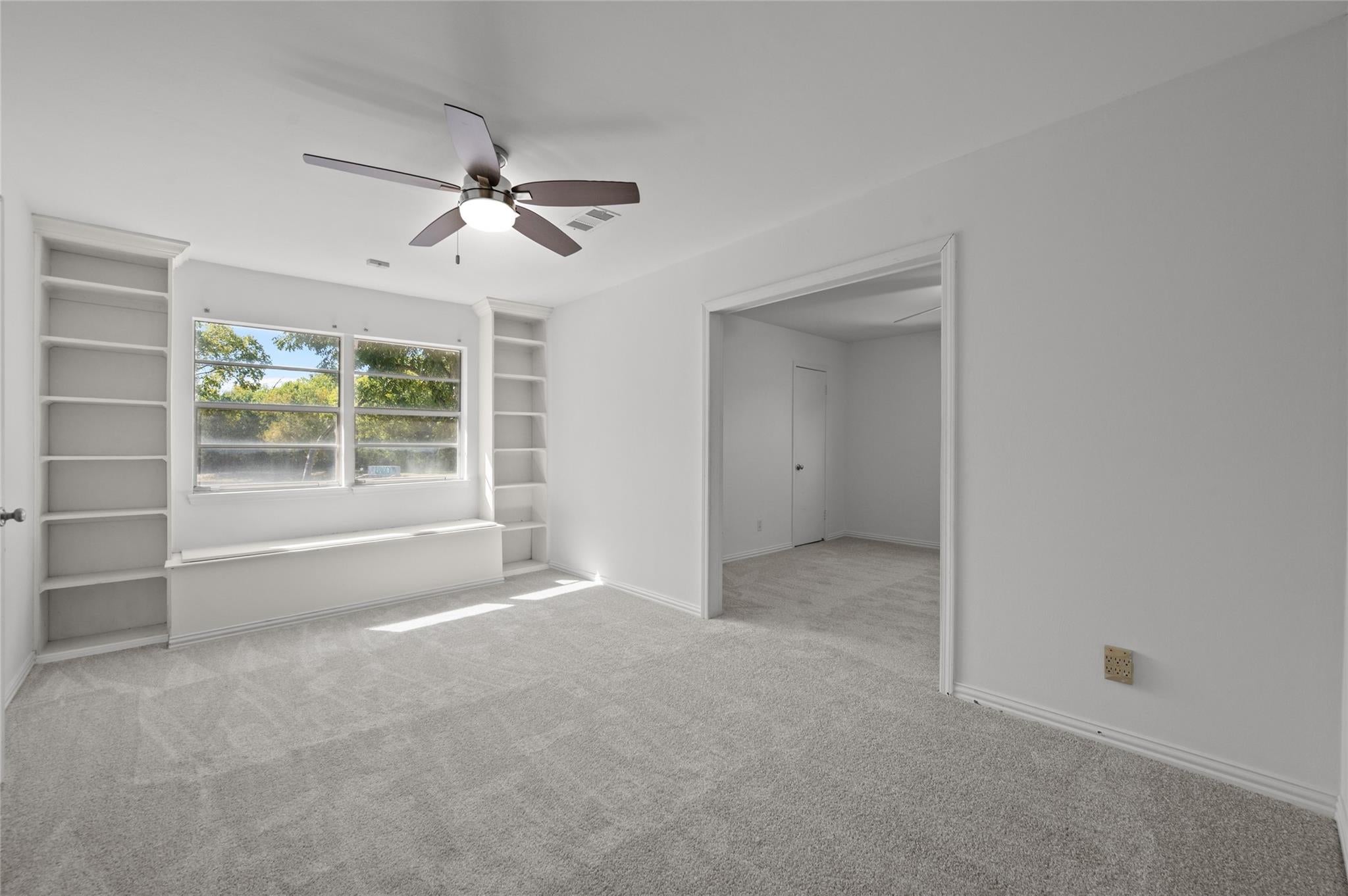 4702 Bayou Vista Dr, Houston, TX 77091 photo
