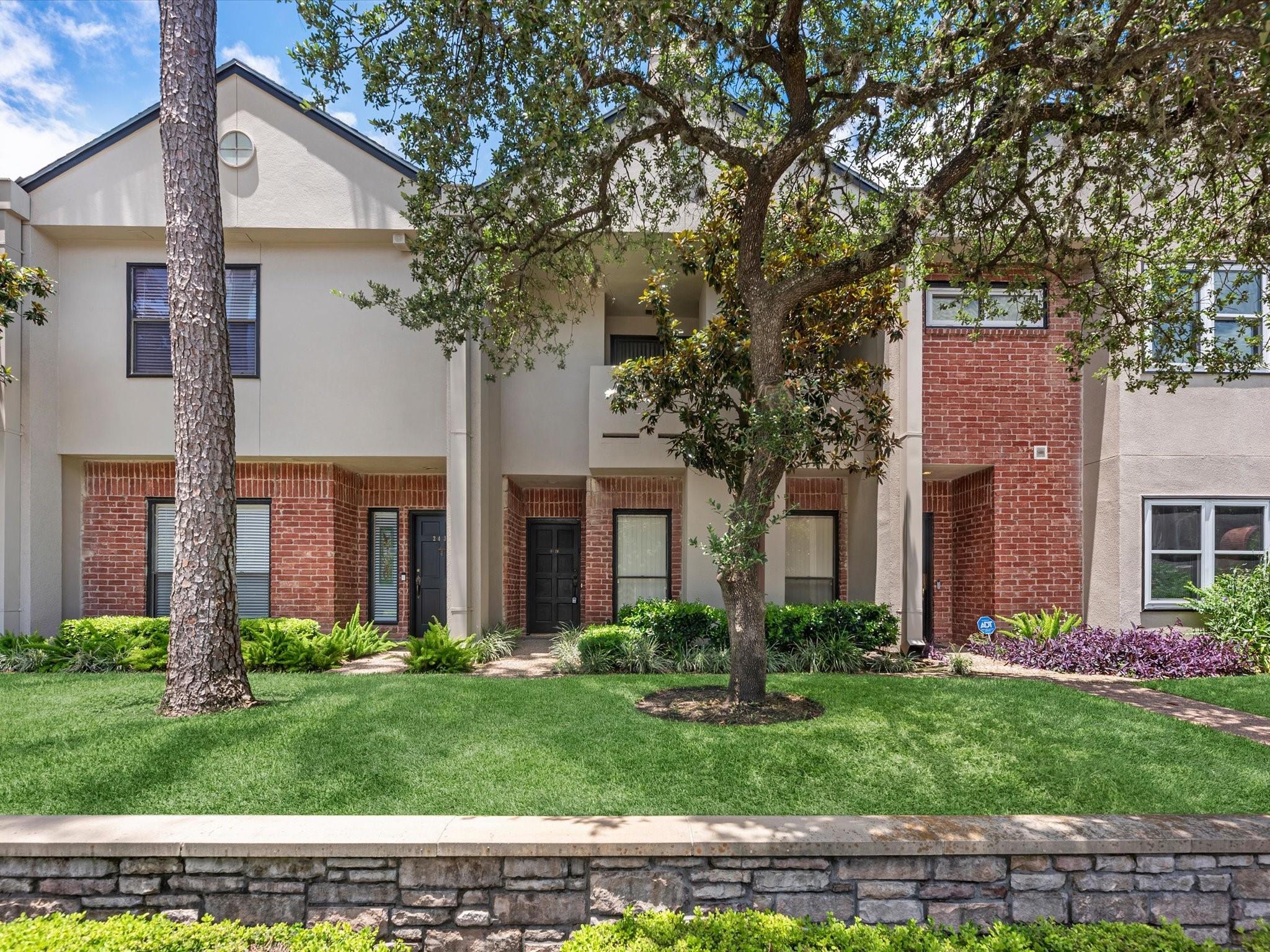 2428 Bering Dr, Houston, TX 77057