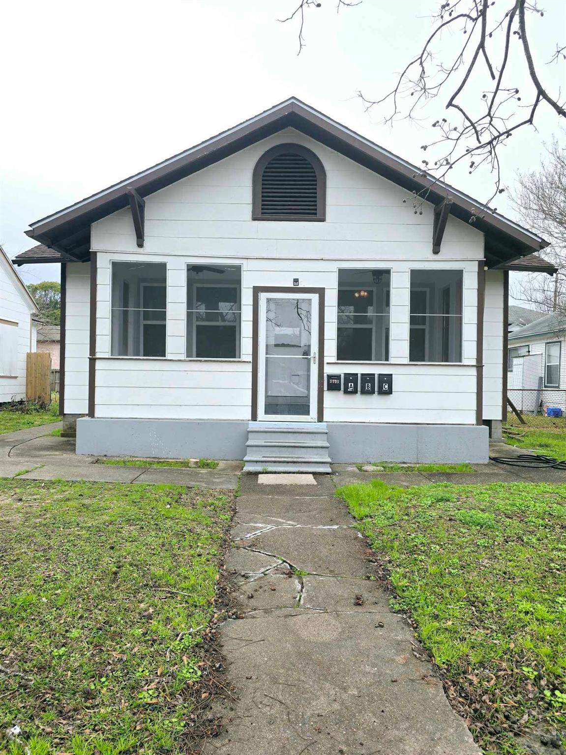 3125 Illinois St, Baytown, TX 77520