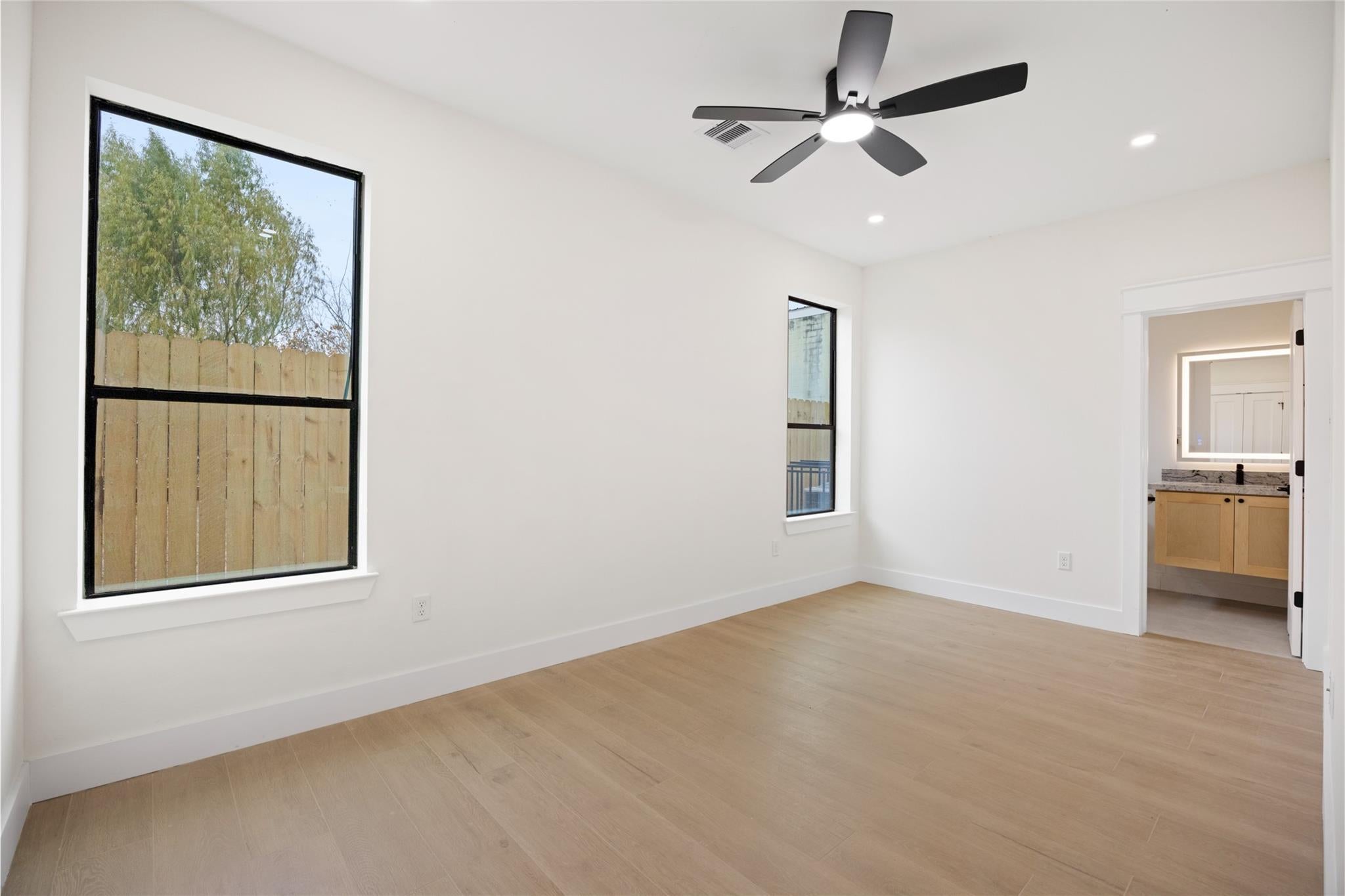 6332 Sidney St, Houston, TX 77021 photo