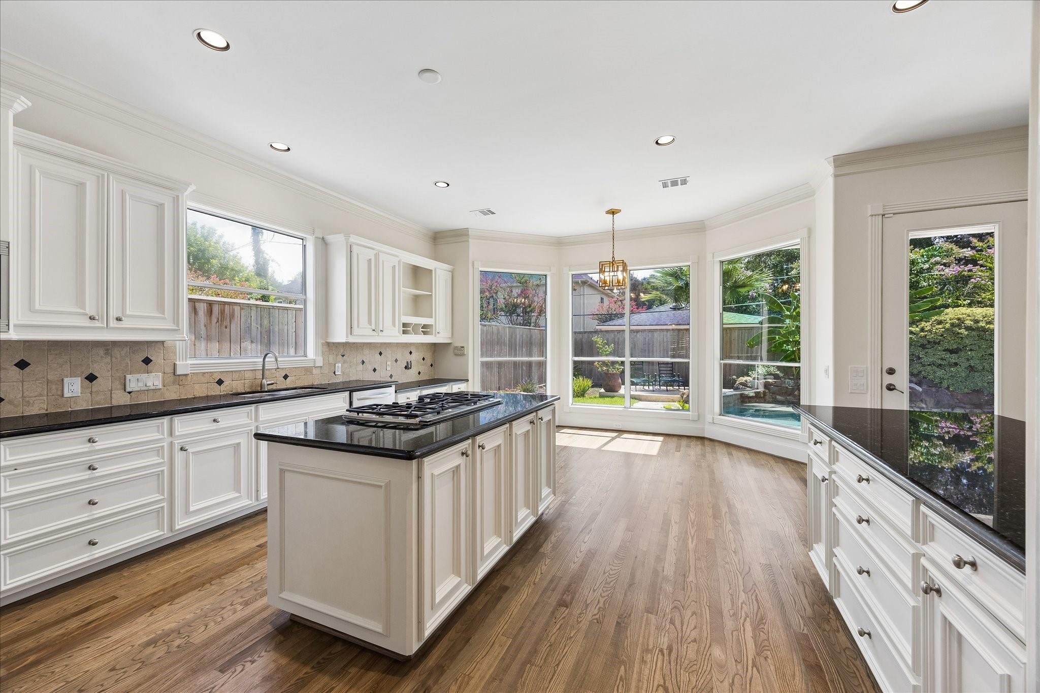 1110 Anderson St, Bellaire, TX 77401 photo