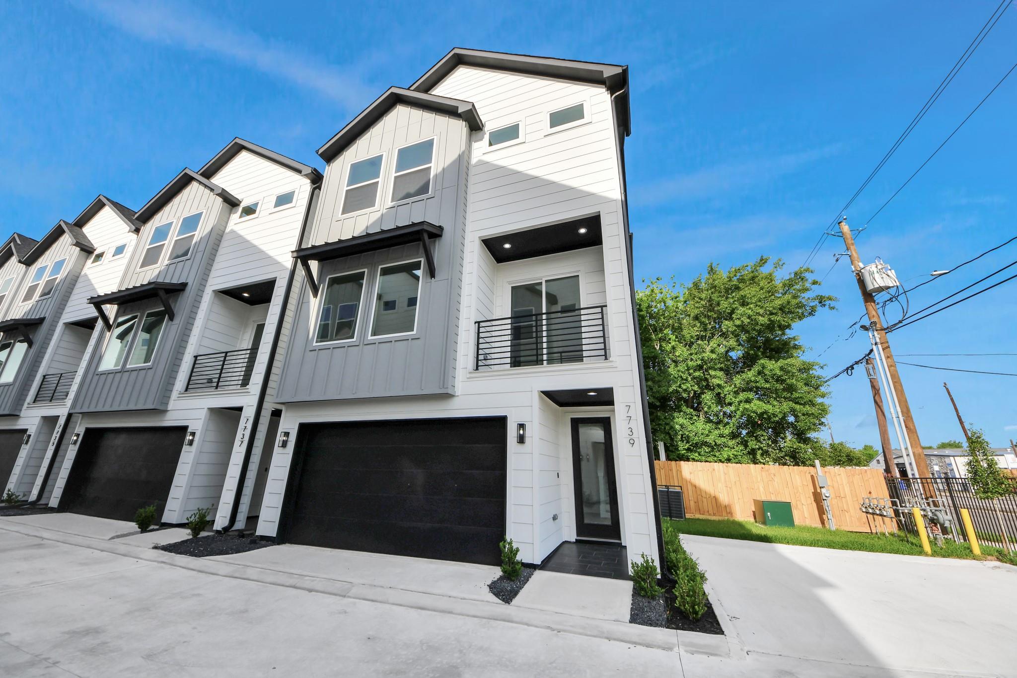 7739 Hammerly Blvd, Houston, TX 77055 photo