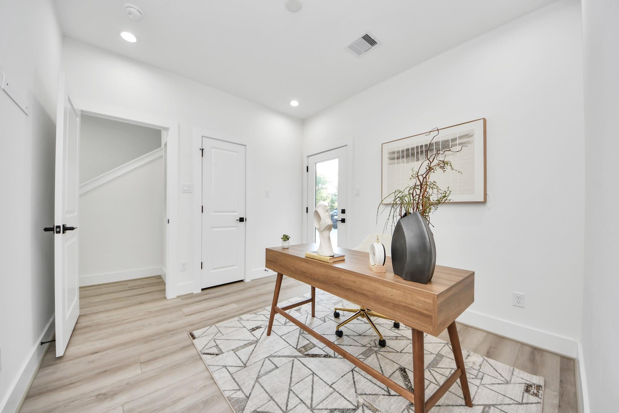7739 Hammerly Blvd, Houston, TX 77055 photo