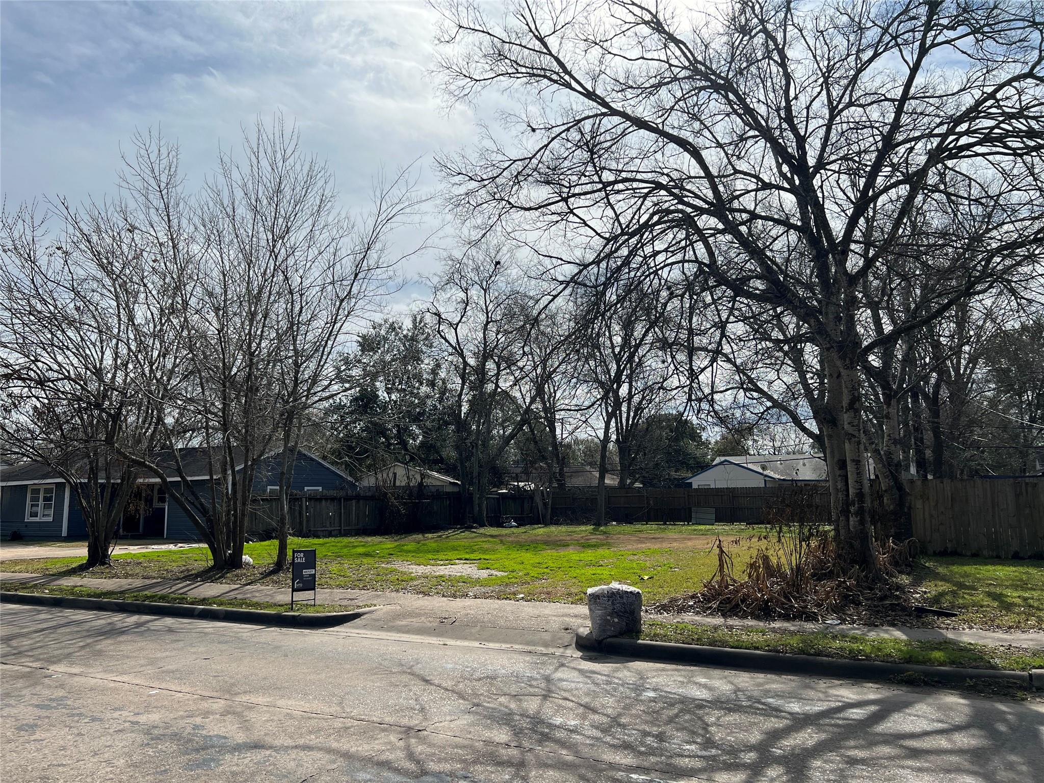 5905 Beechnut St, Houston, TX 77074 photo