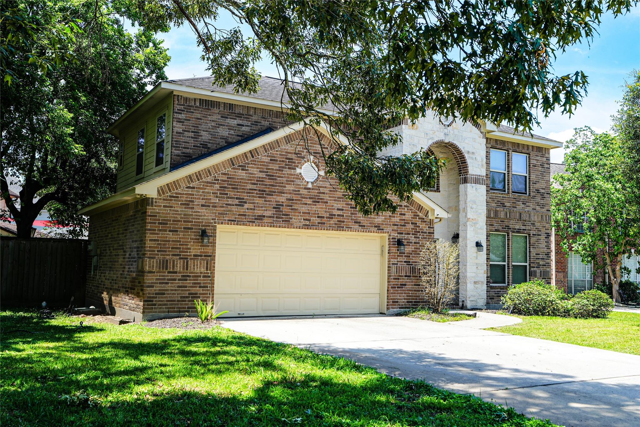 17903 Pleasantglen Ct, Spring, TX 77379 photo