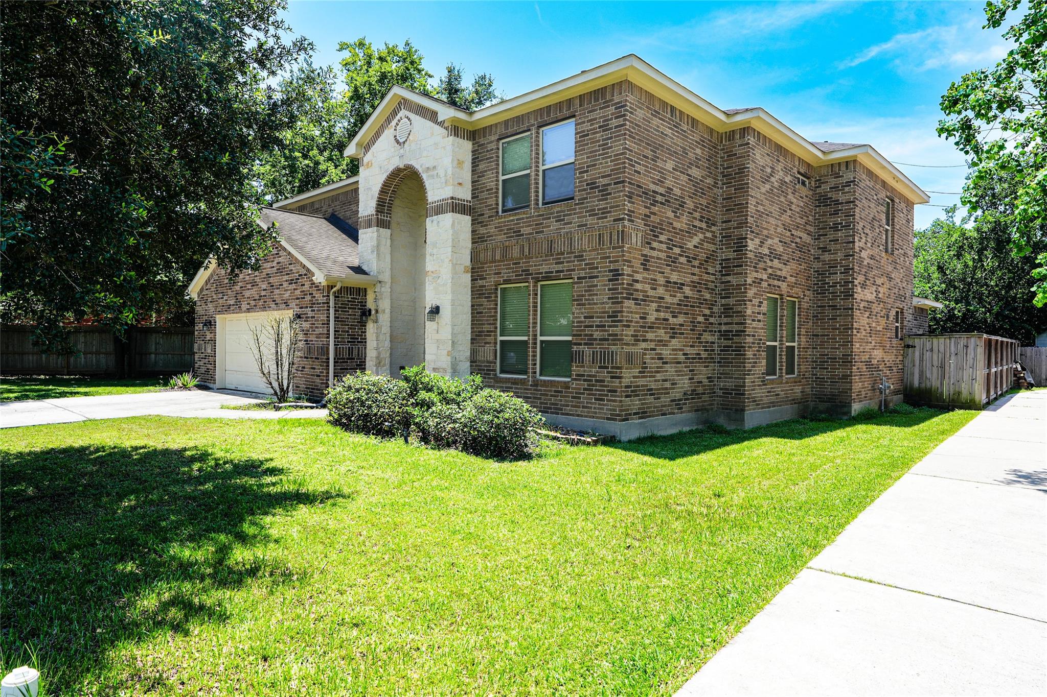 17903 Pleasantglen Ct, Spring, TX 77379 photo