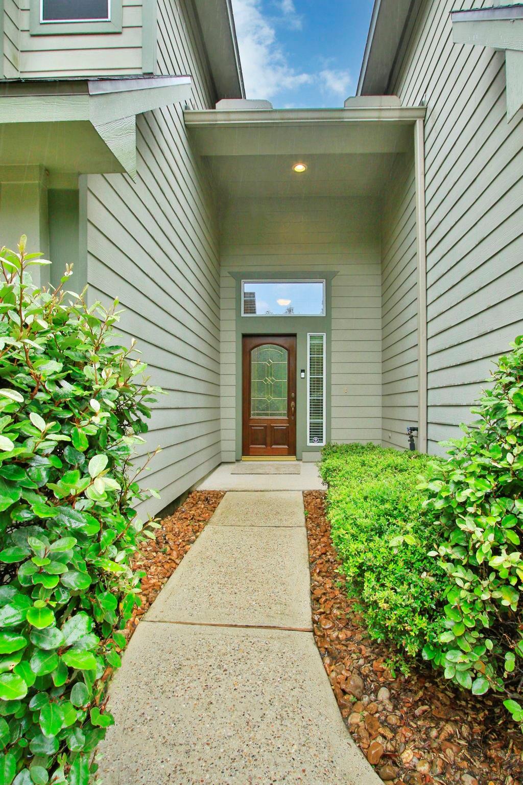 142 W Burberry Cir, The Woodlands, TX 77384 photo