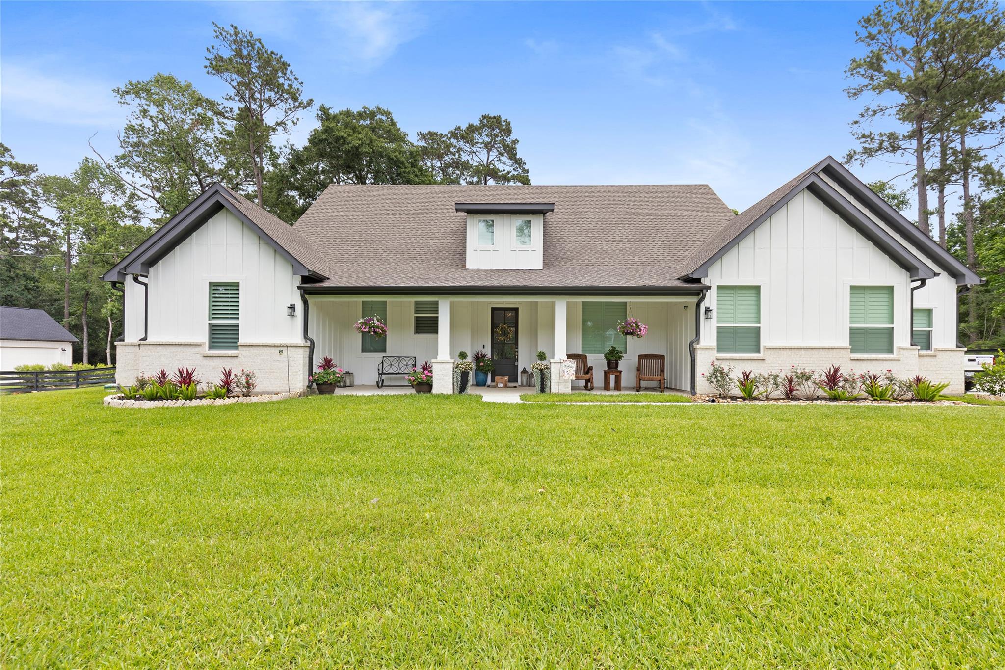 33210 Walnut Xing, Magnolia, TX 77355