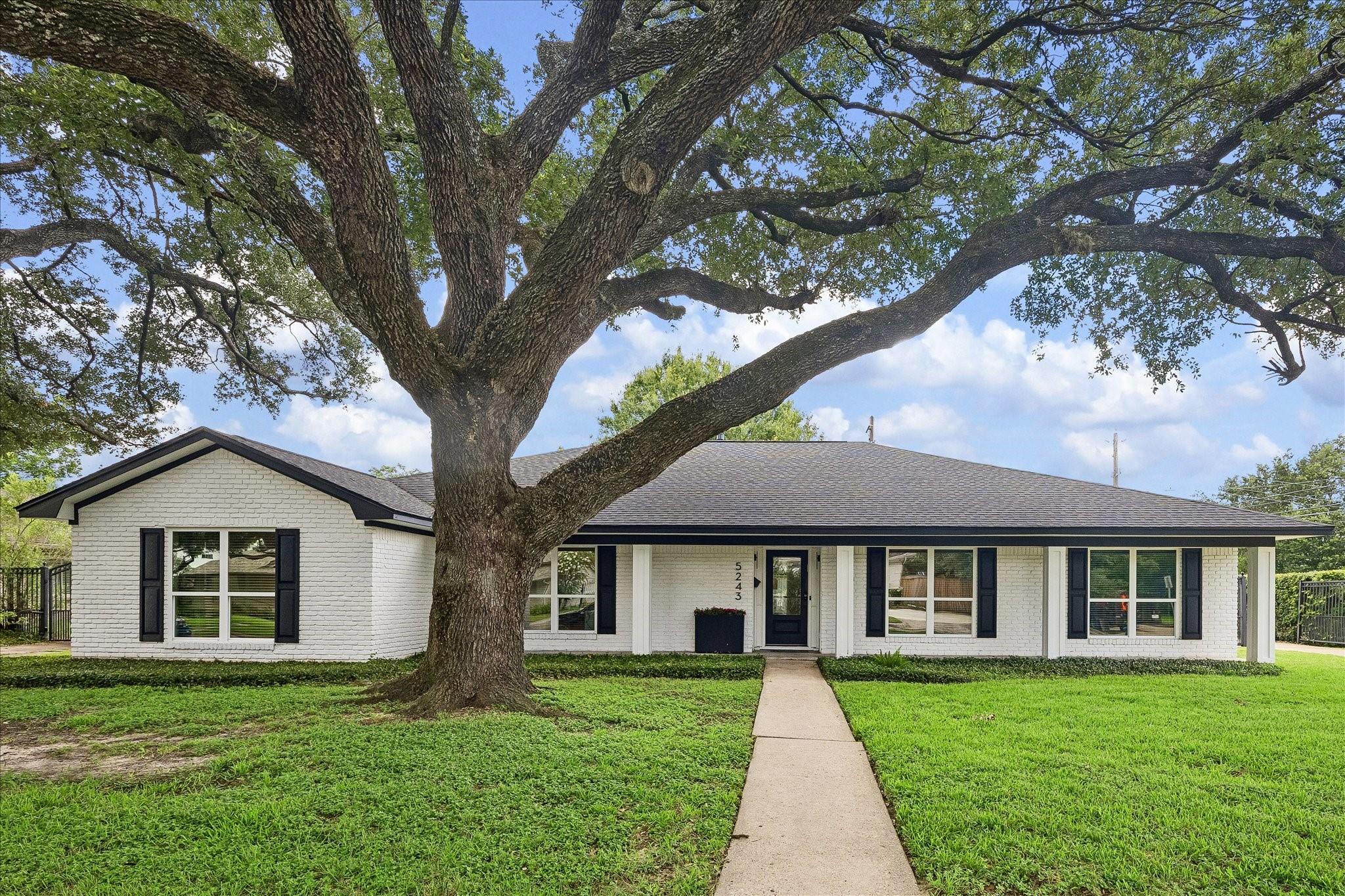 5243 Caversham Dr, Houston, TX 77096