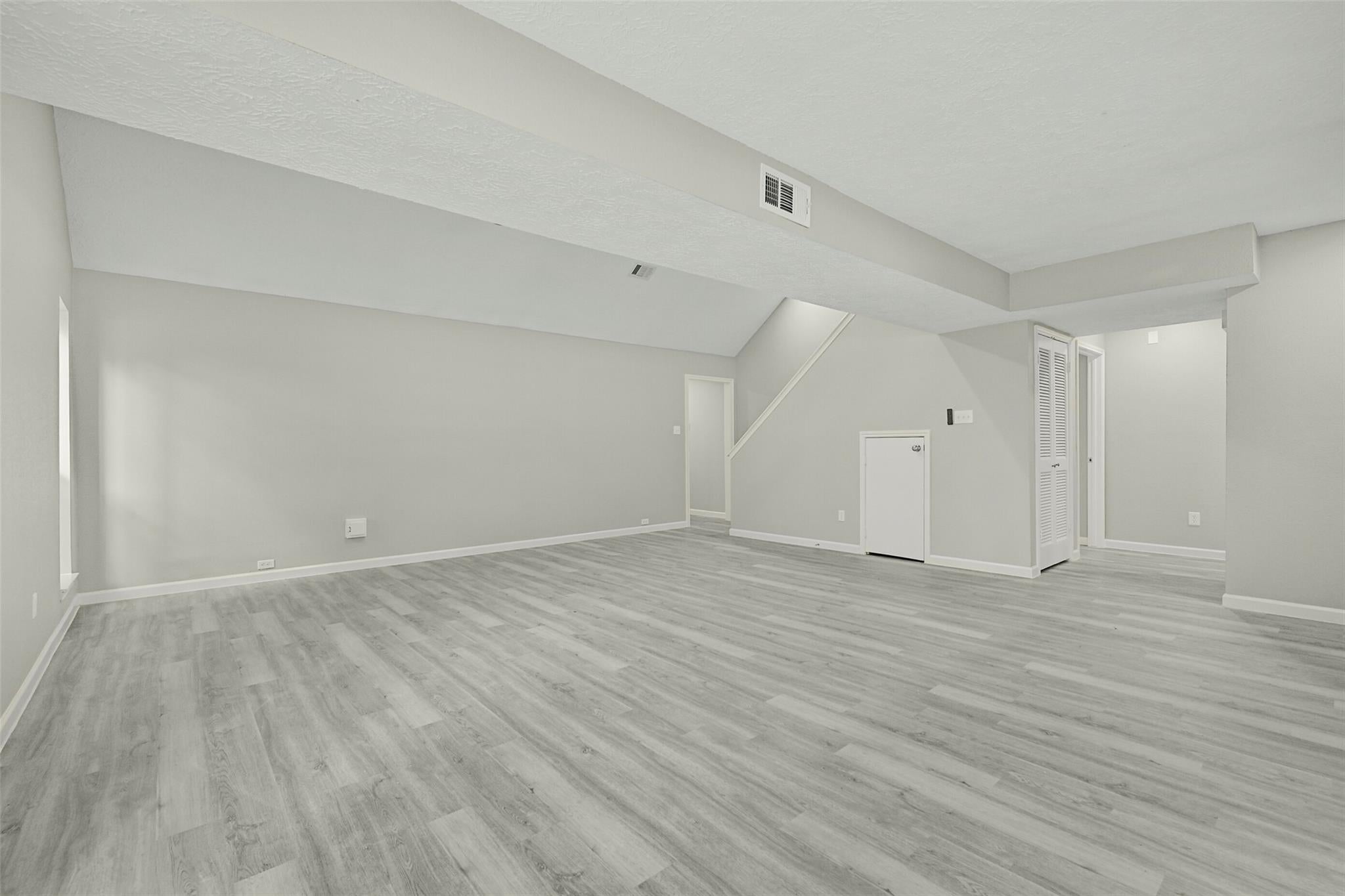 902 Essex Dr, Friendswood, TX 77546 photo