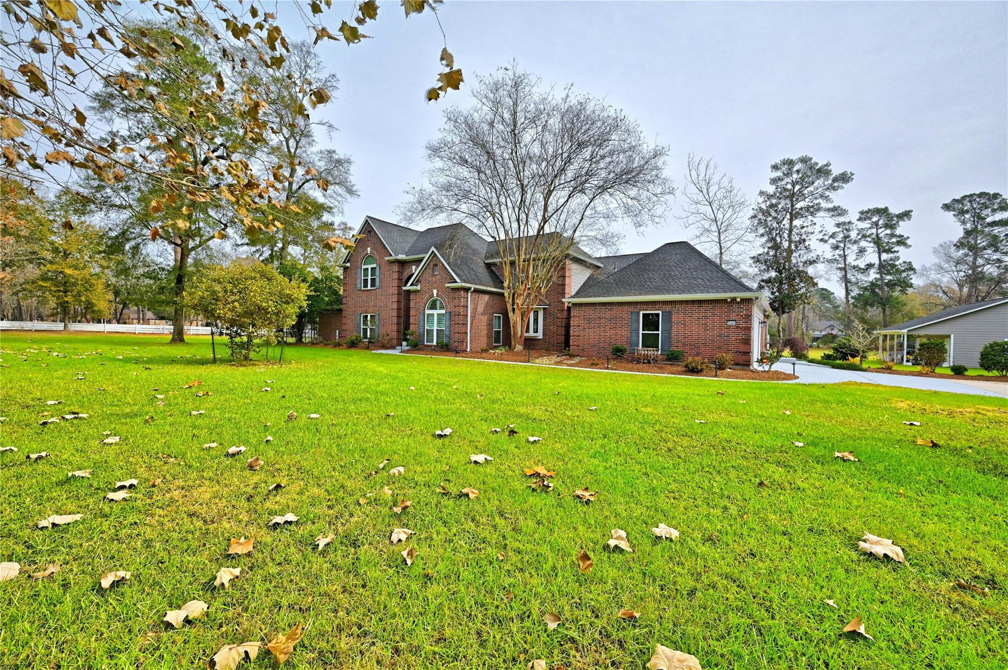 15461 Bedford Ln, Conroe, TX 77384 photo