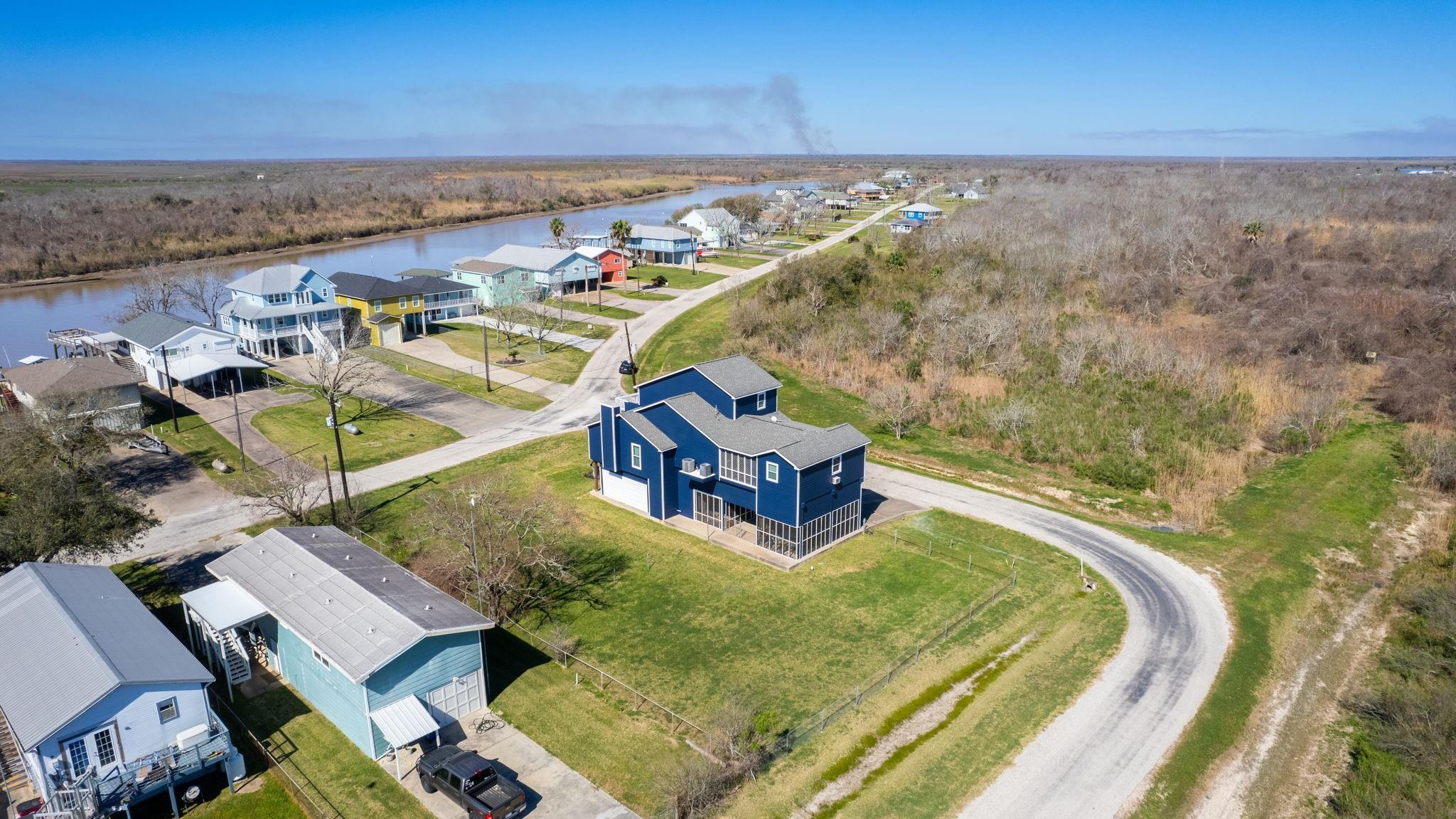 324 County Road 257, Matagorda, TX 77457