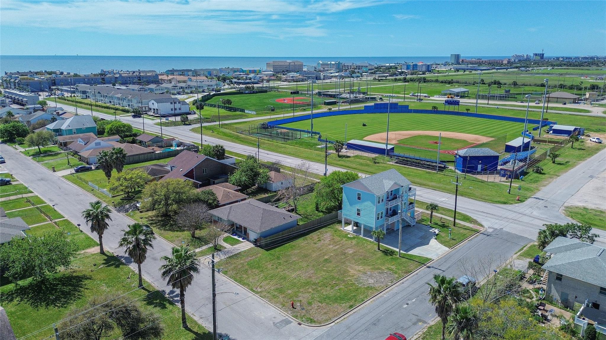 8029 Beluche Dr, Galveston, TX 77551