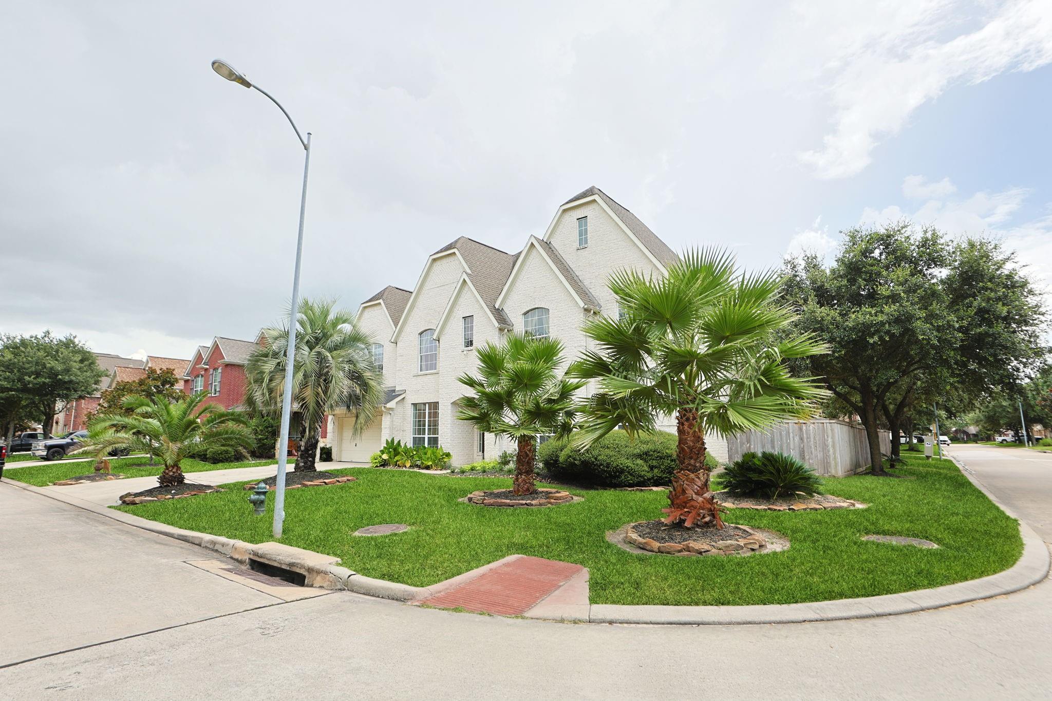 6423 Oakmont Creek Dr, Spring, TX 77379 photo