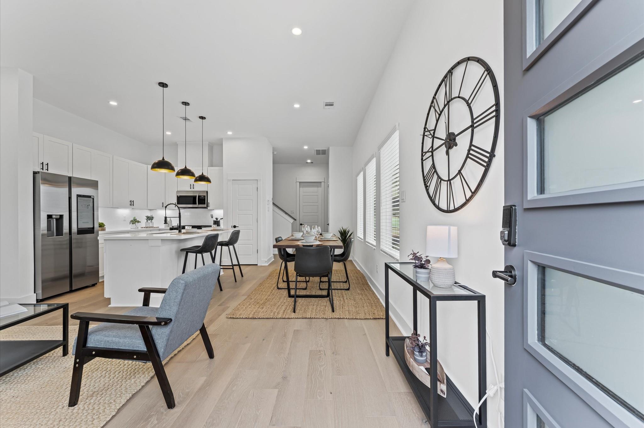 332 Neyland St, Houston, TX 77022 photo