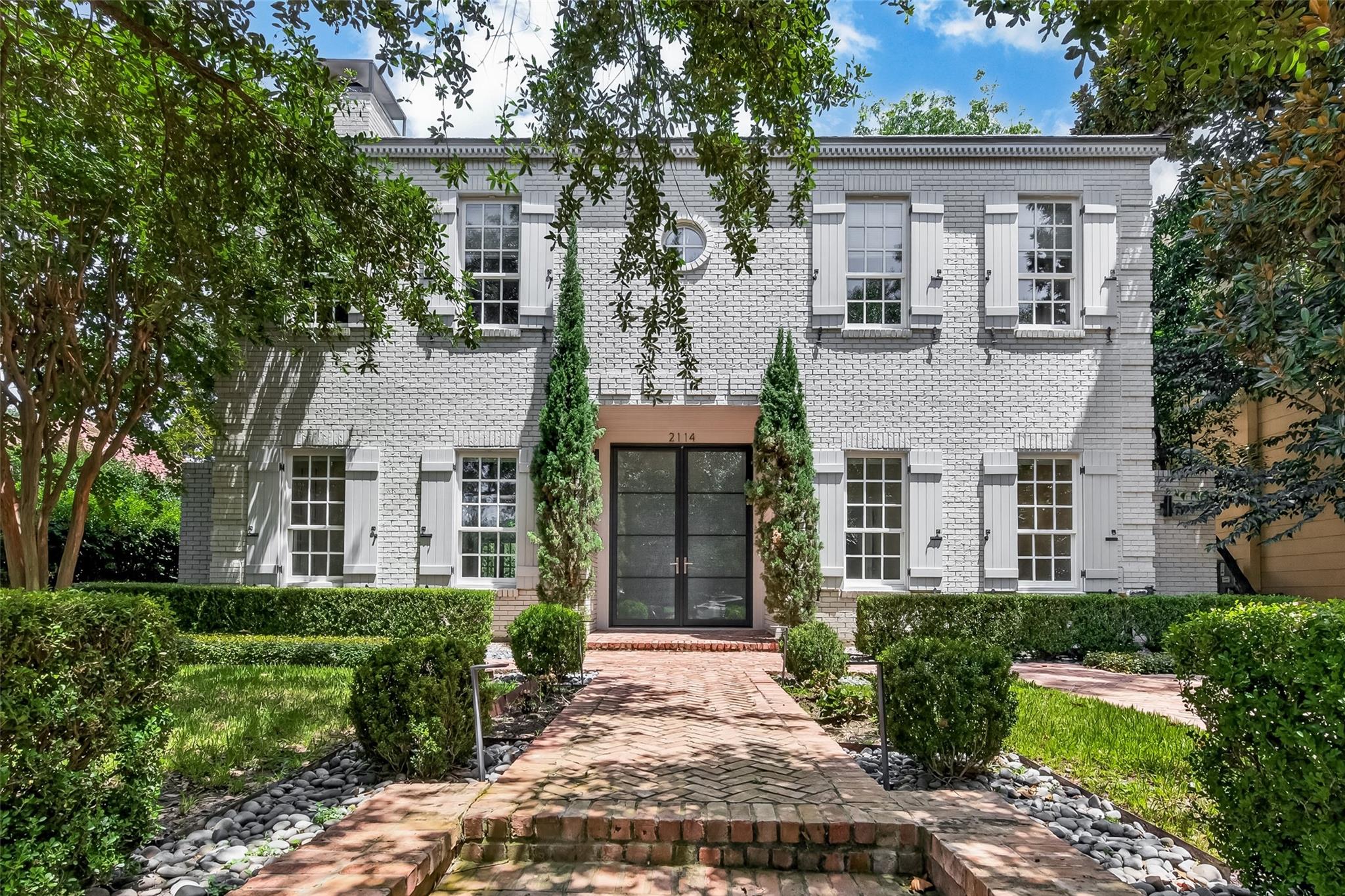 2114 Wroxton Rd, Houston, TX 77005