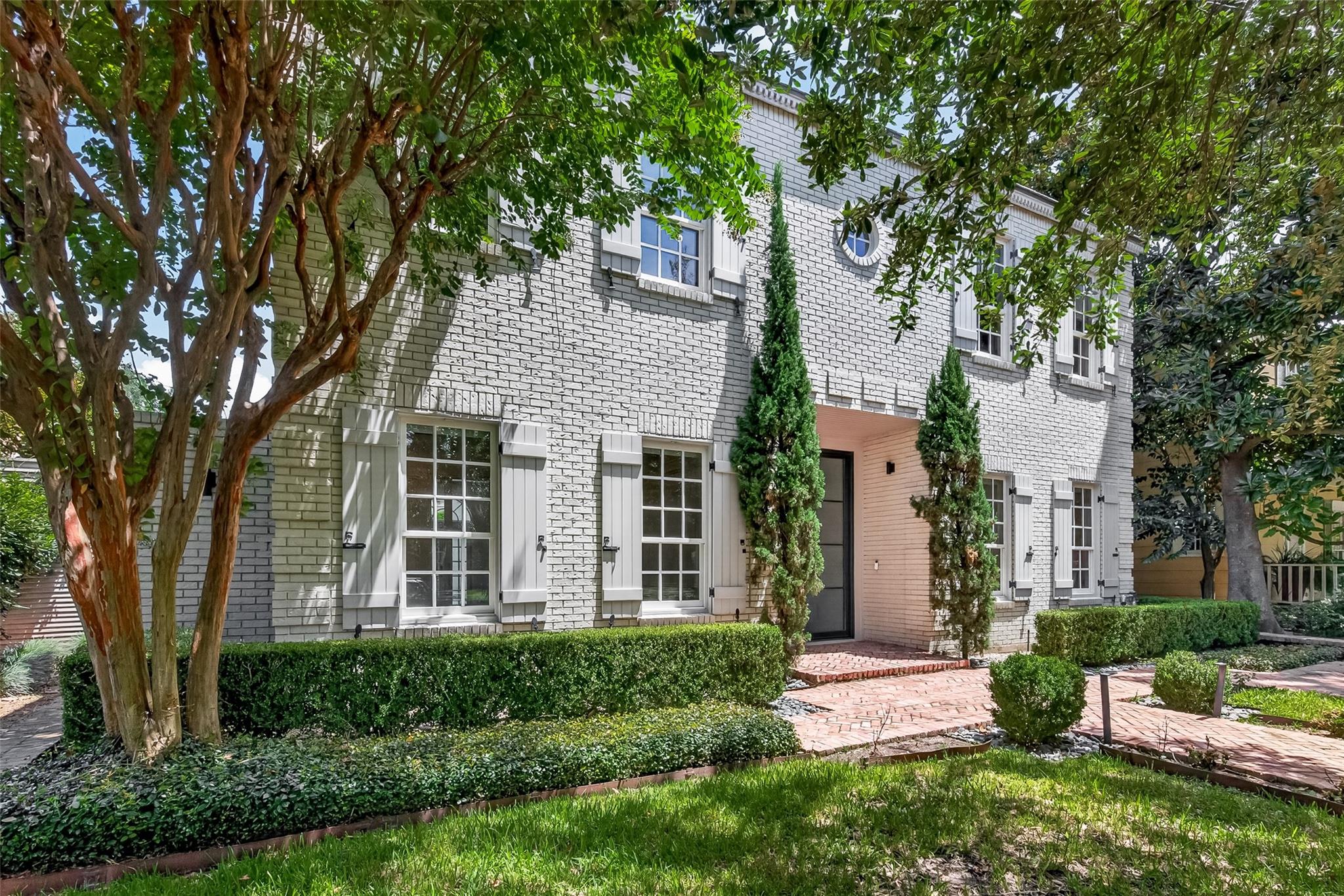 2114 Wroxton Rd, Houston, TX 77005 photo