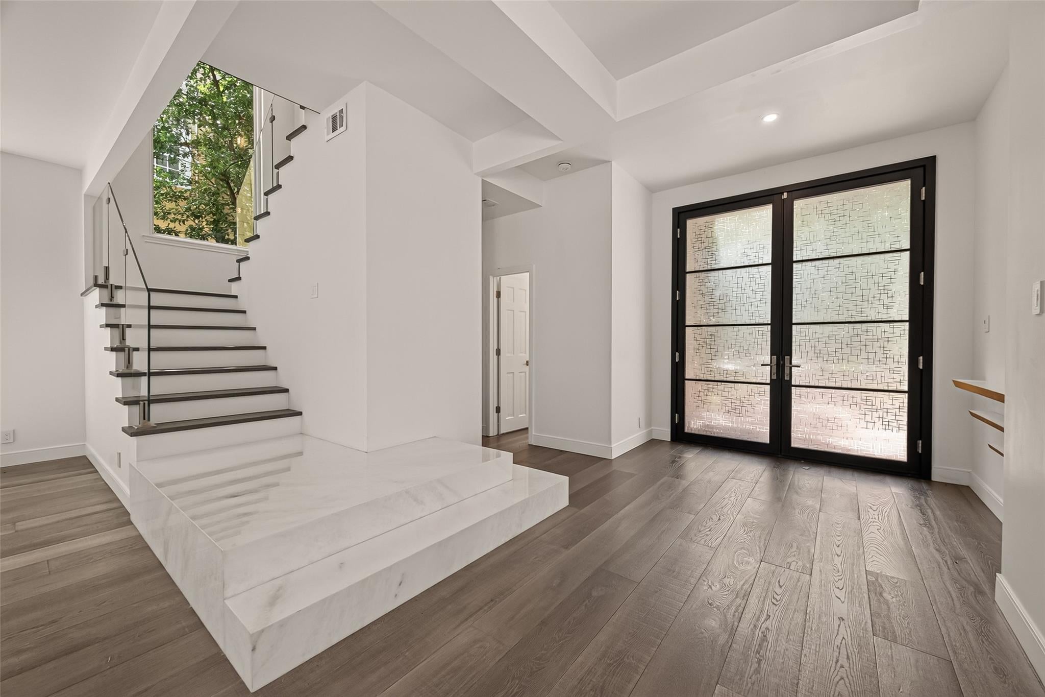2114 Wroxton Rd, Houston, TX 77005 photo