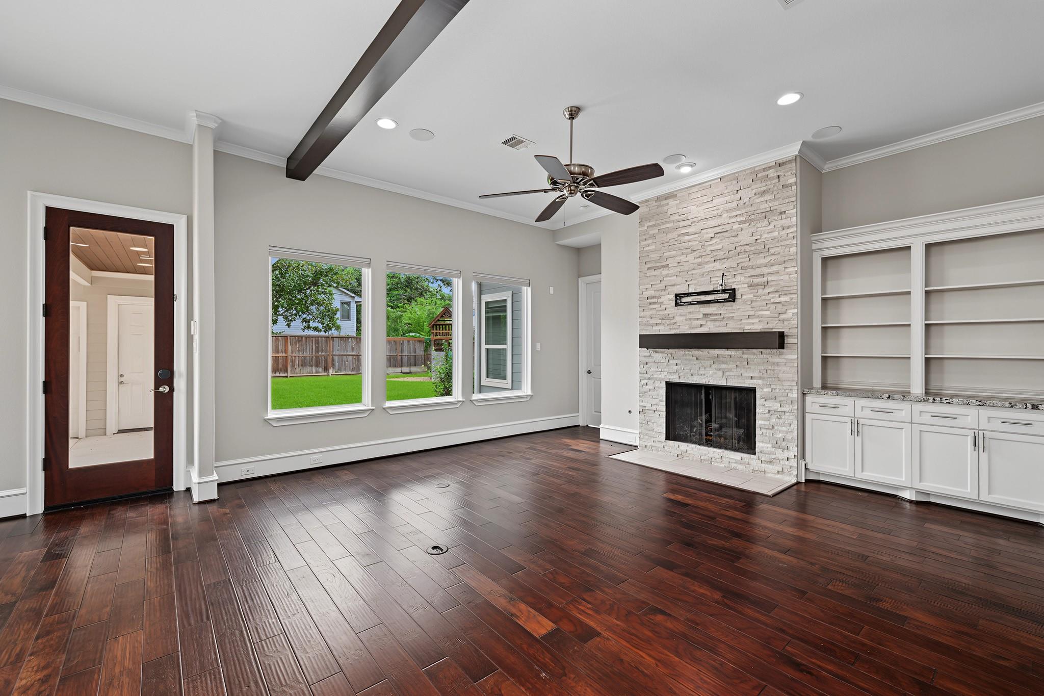 818 W 43 St, Houston, TX 77018 photo