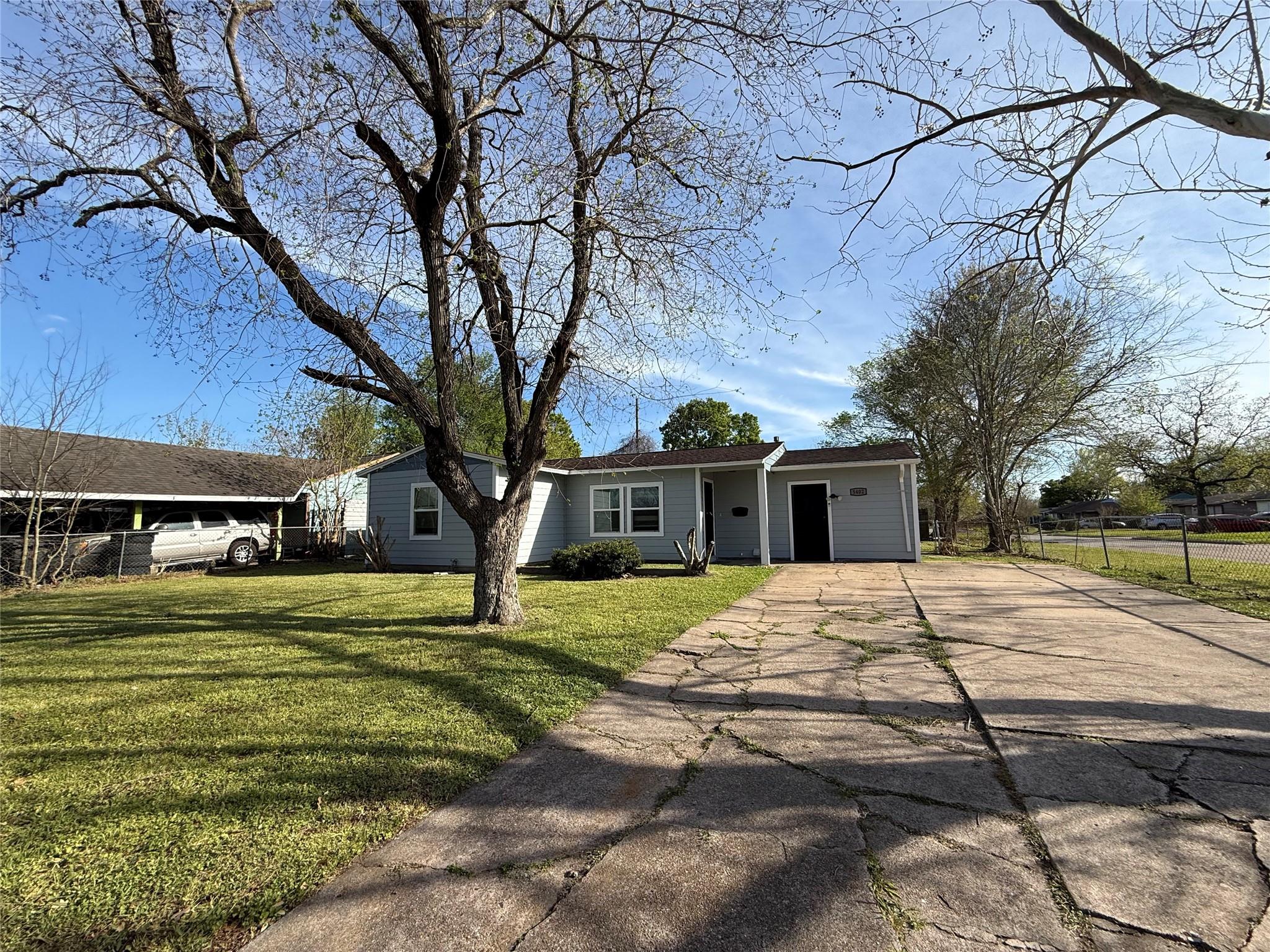 5402 Flamingo Dr, Houston, TX 77033 photo