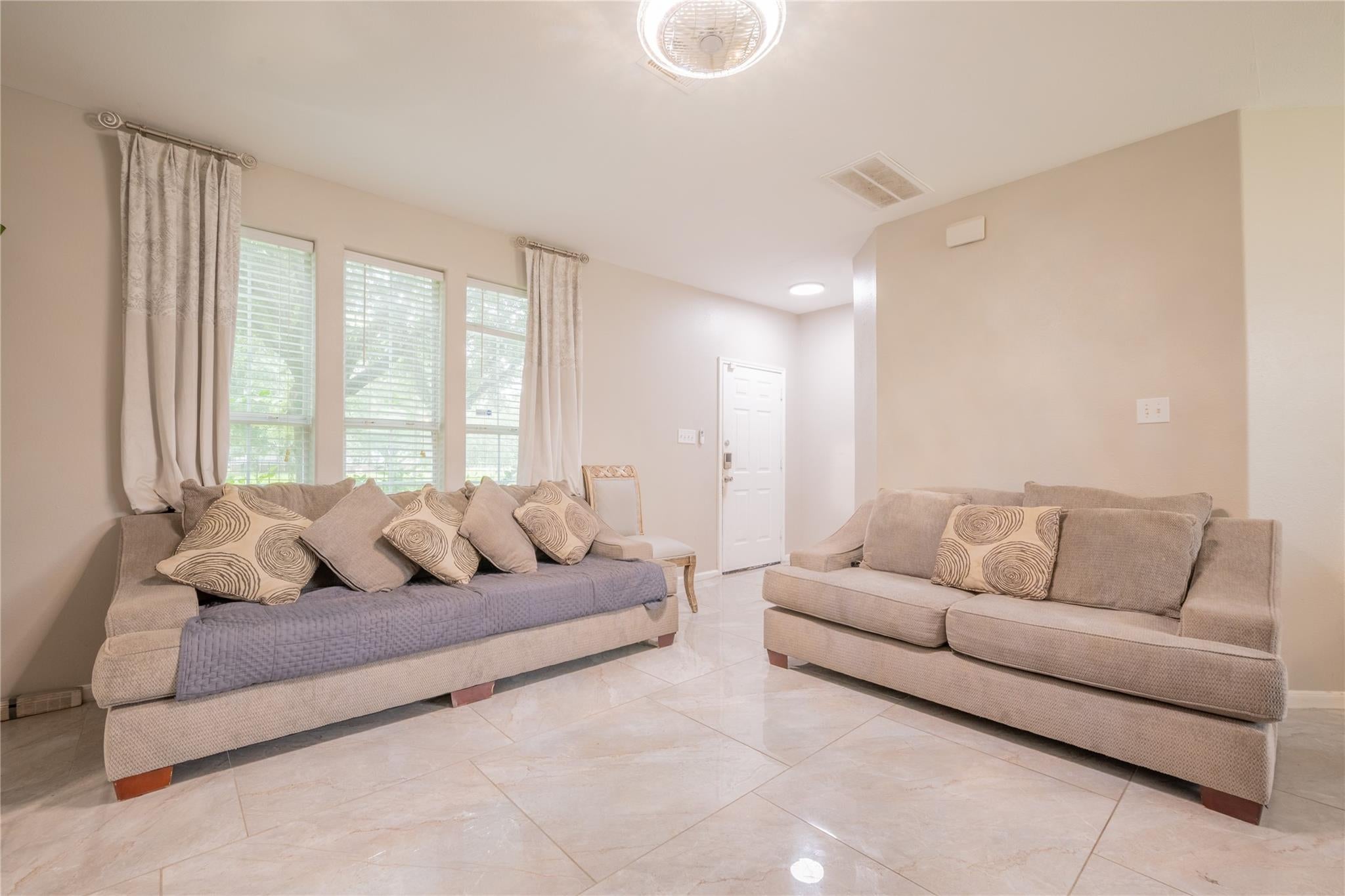 14503 Little St, Houston, TX 77045 photo