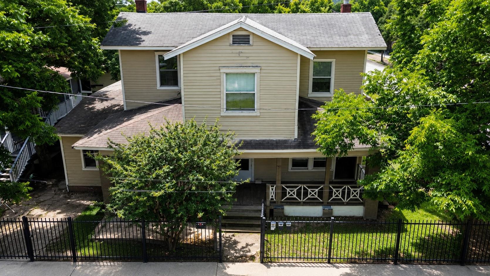 1502 Lee St, Houston, TX 77009
