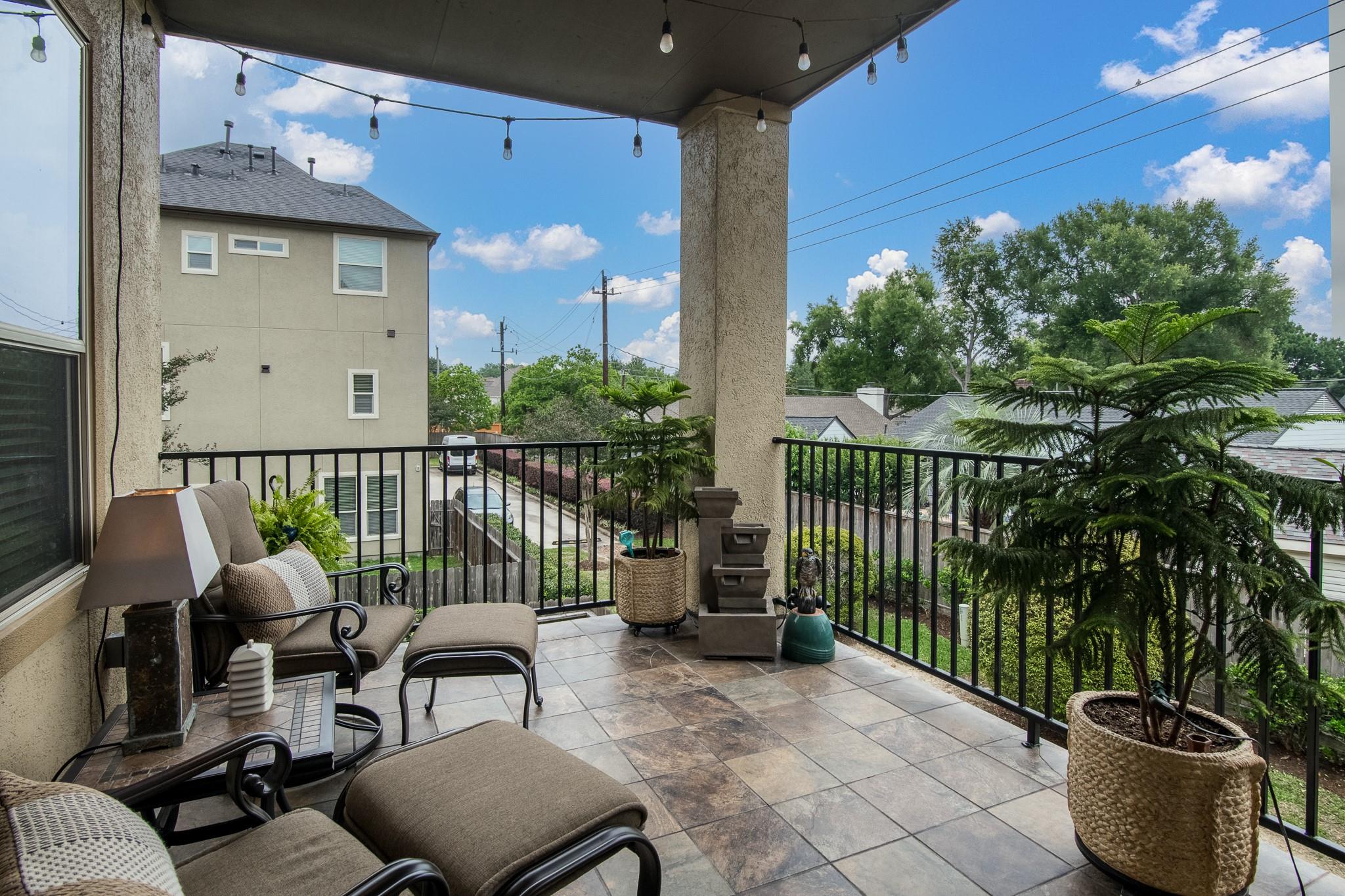 10602 Enclave Shadows Ct, Houston, TX 77043