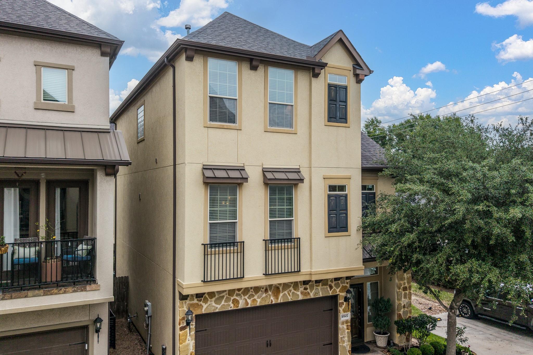 10602 Enclave Shadows Ct, Houston, TX 77043 photo