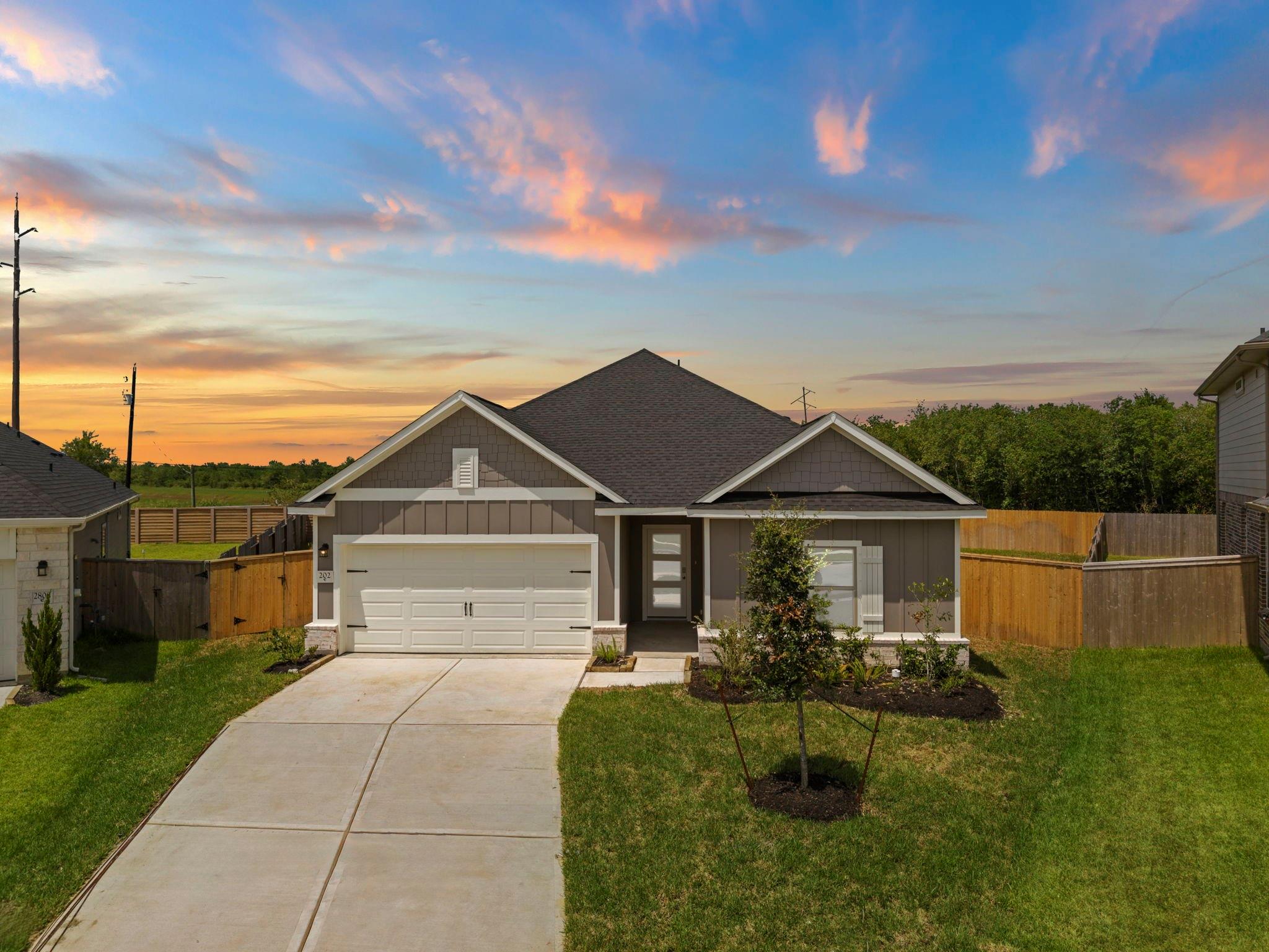 202 Orchard Laurel Dr, Alvin, TX 77511
