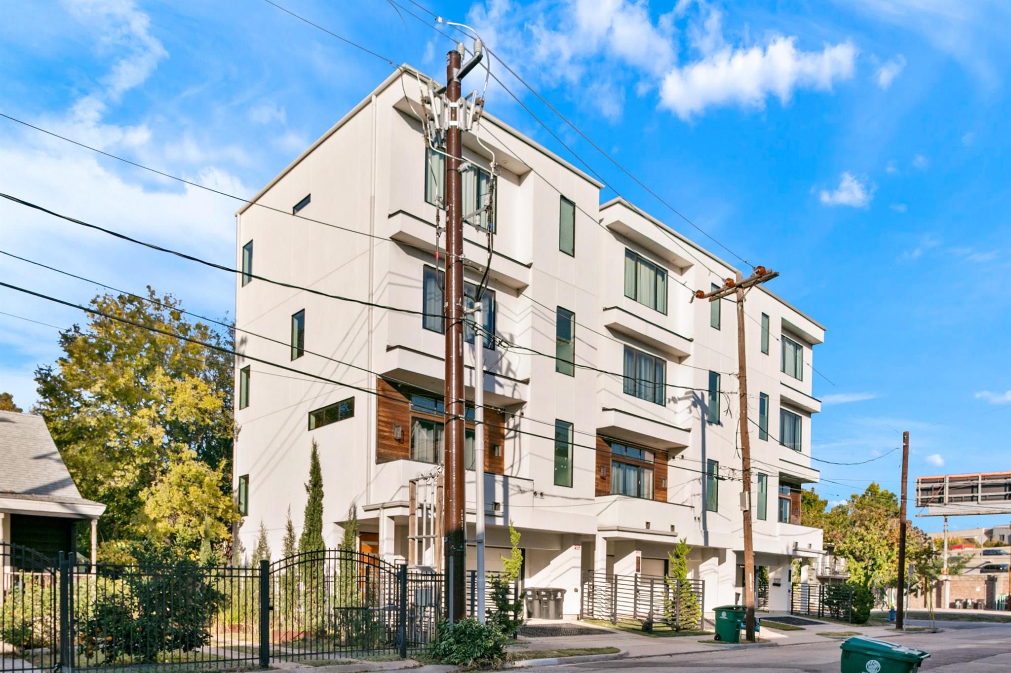 608 Oakley St, Houston, TX 77006