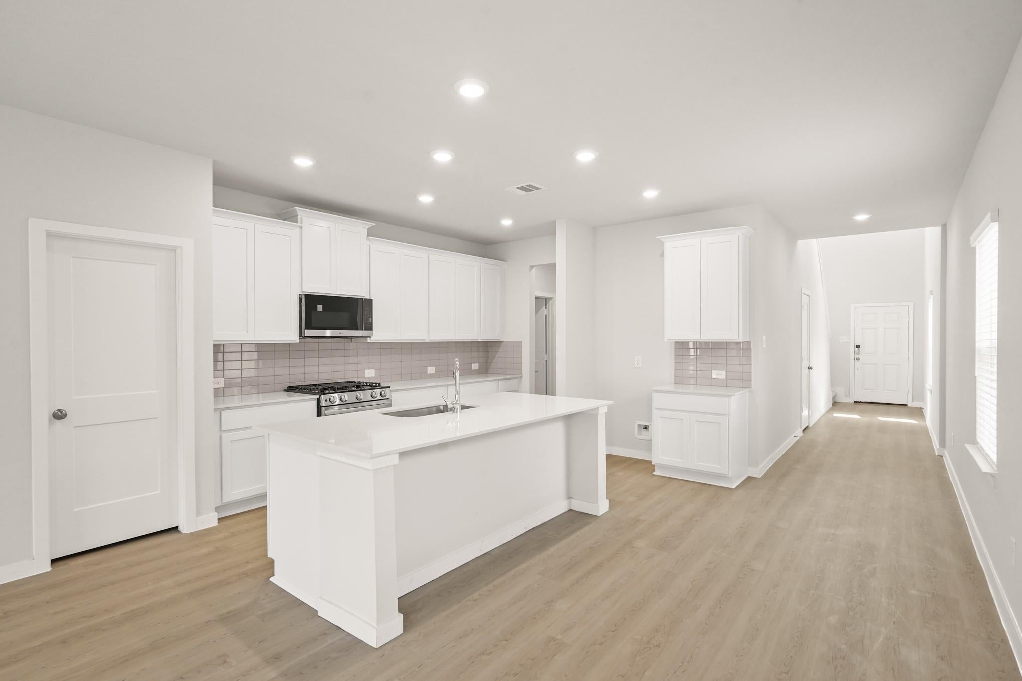 113 Rising Cedar Ln, Hockley, TX 77447 photo