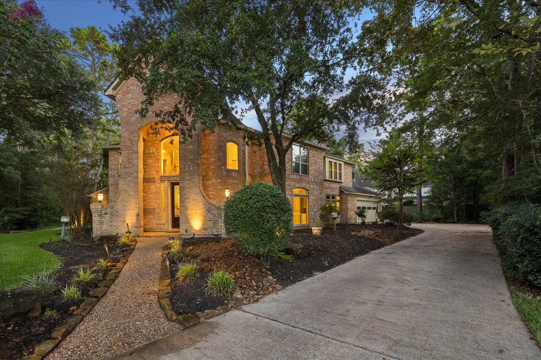 44 Dovewood Pl, The Woodlands, TX 77381