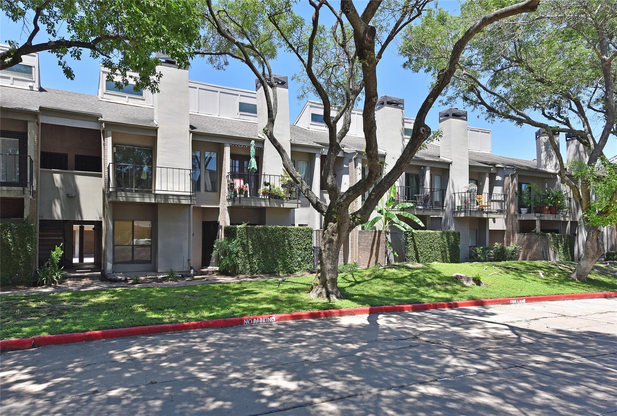 10811 Richmond Ave #52, Houston, TX 77042 photo