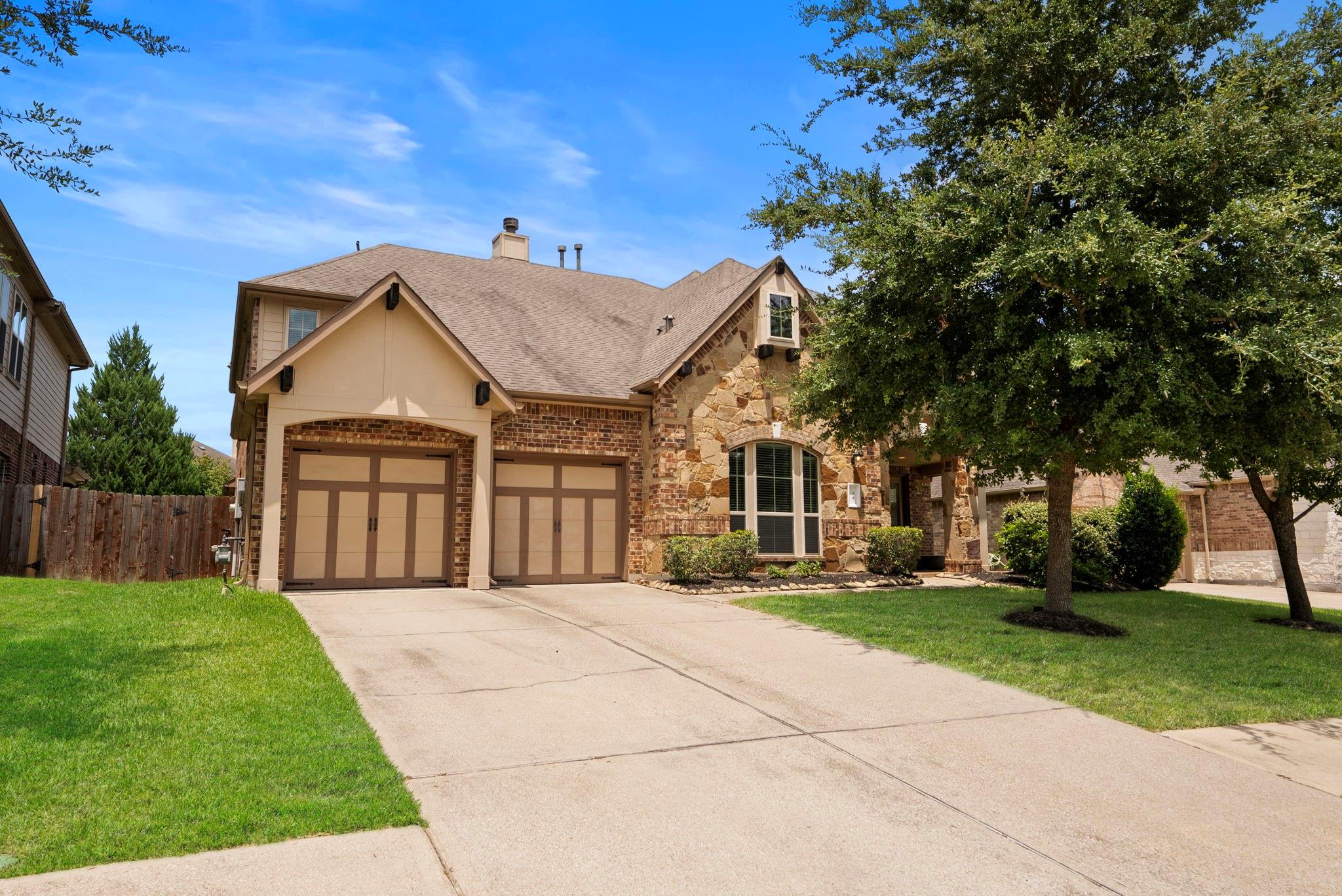 51 Chestnut Meadow Dr, Conroe, TX 77384
