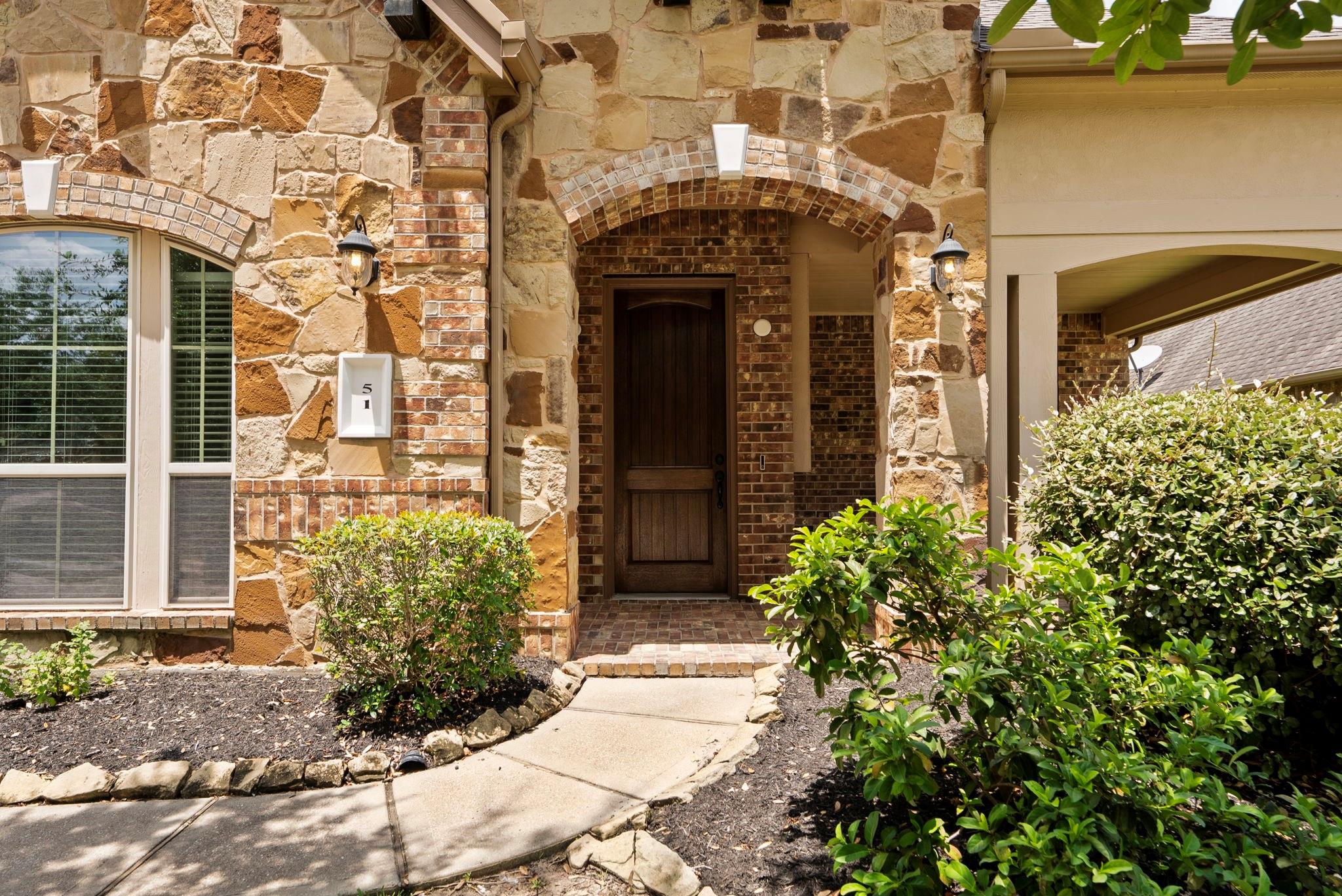 51 Chestnut Meadow Dr, Conroe, TX 77384 photo