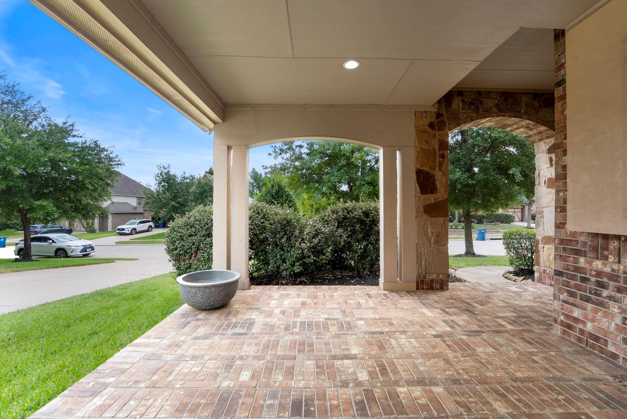 51 Chestnut Meadow Dr, Conroe, TX 77384 photo