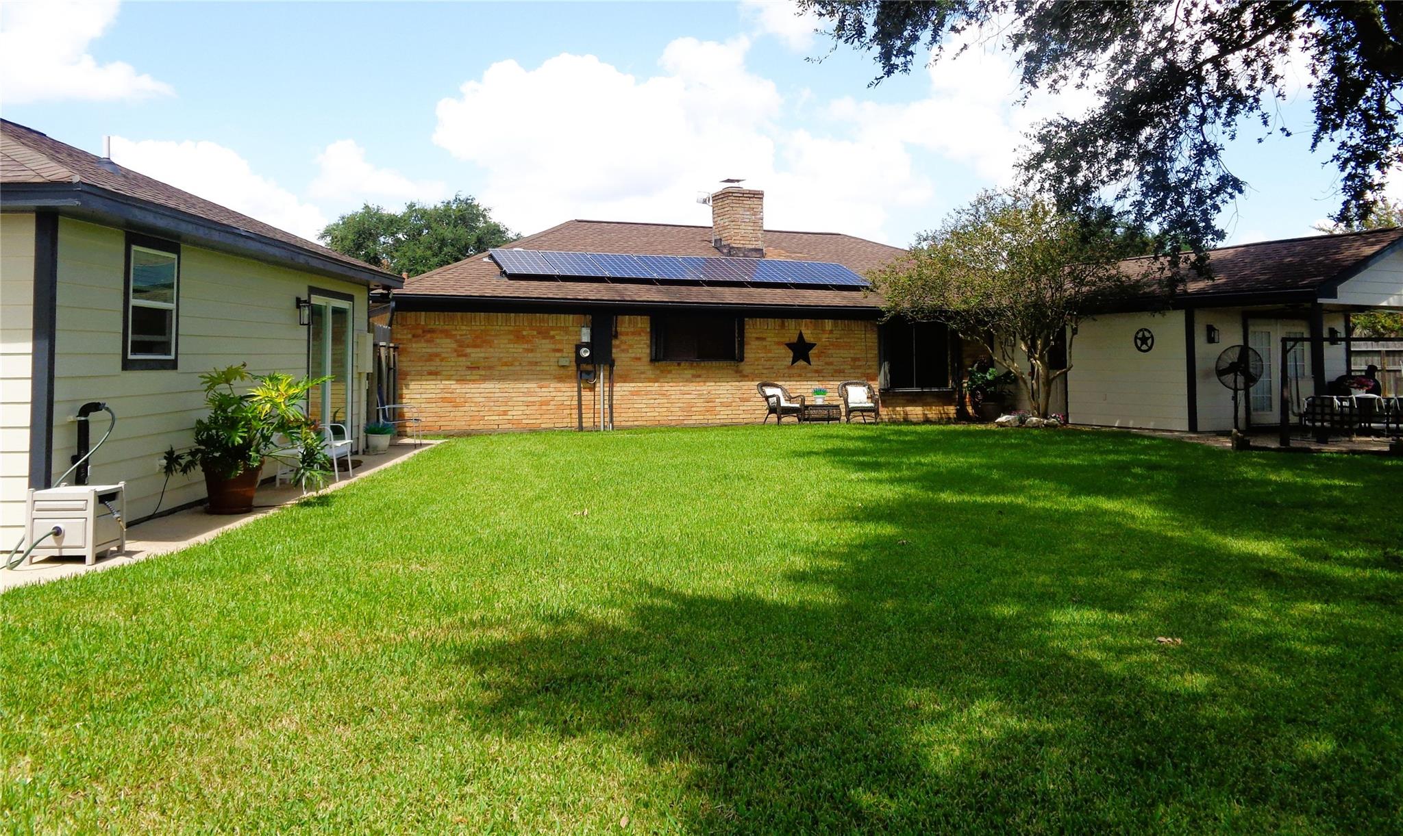 2502 20 St, Texas City, TX 77590 photo